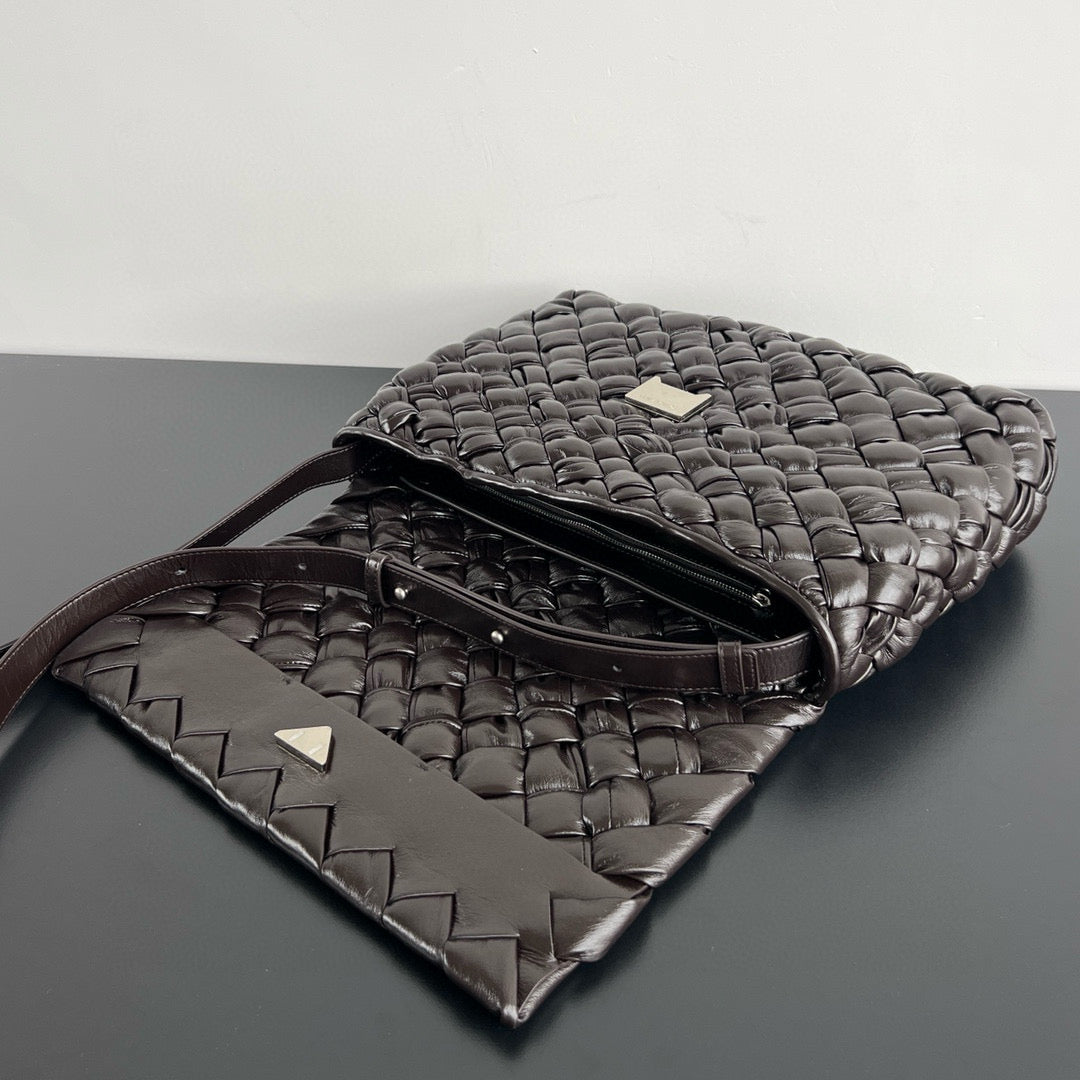 BTV Rumple Messenger Bag