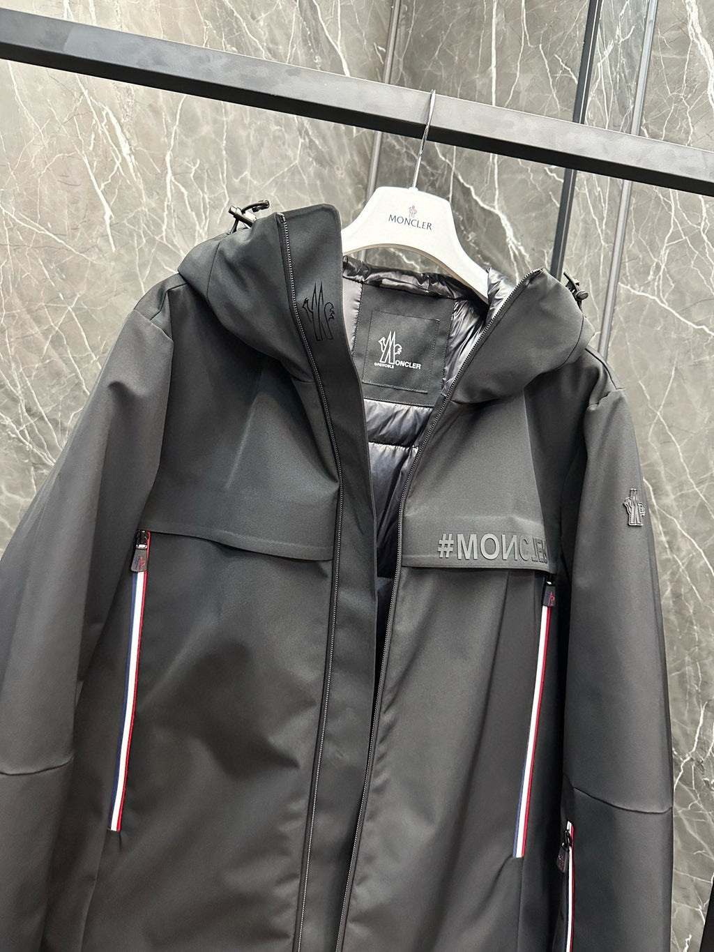 MNC Windbreaker