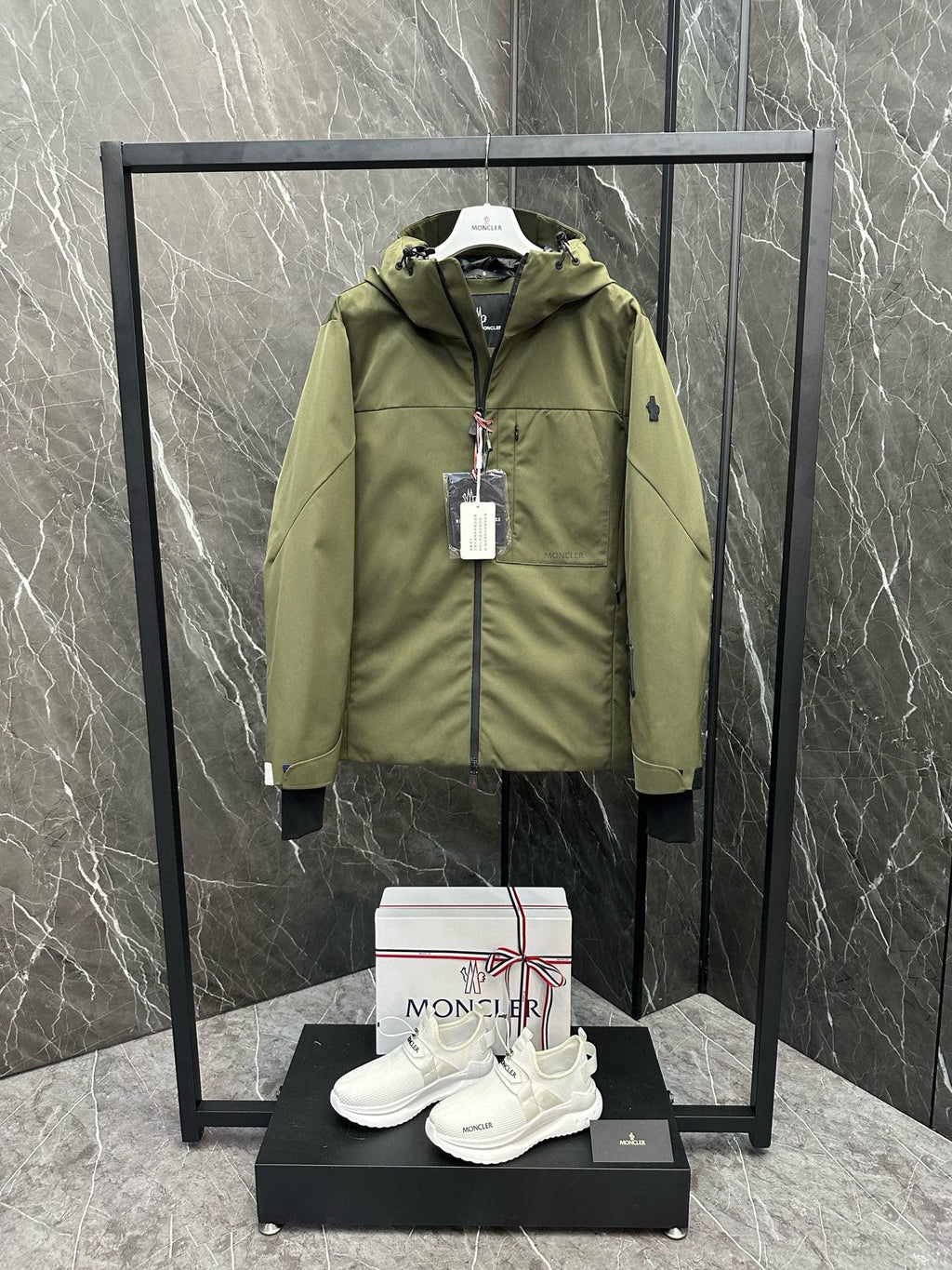 MNC Windbreaker