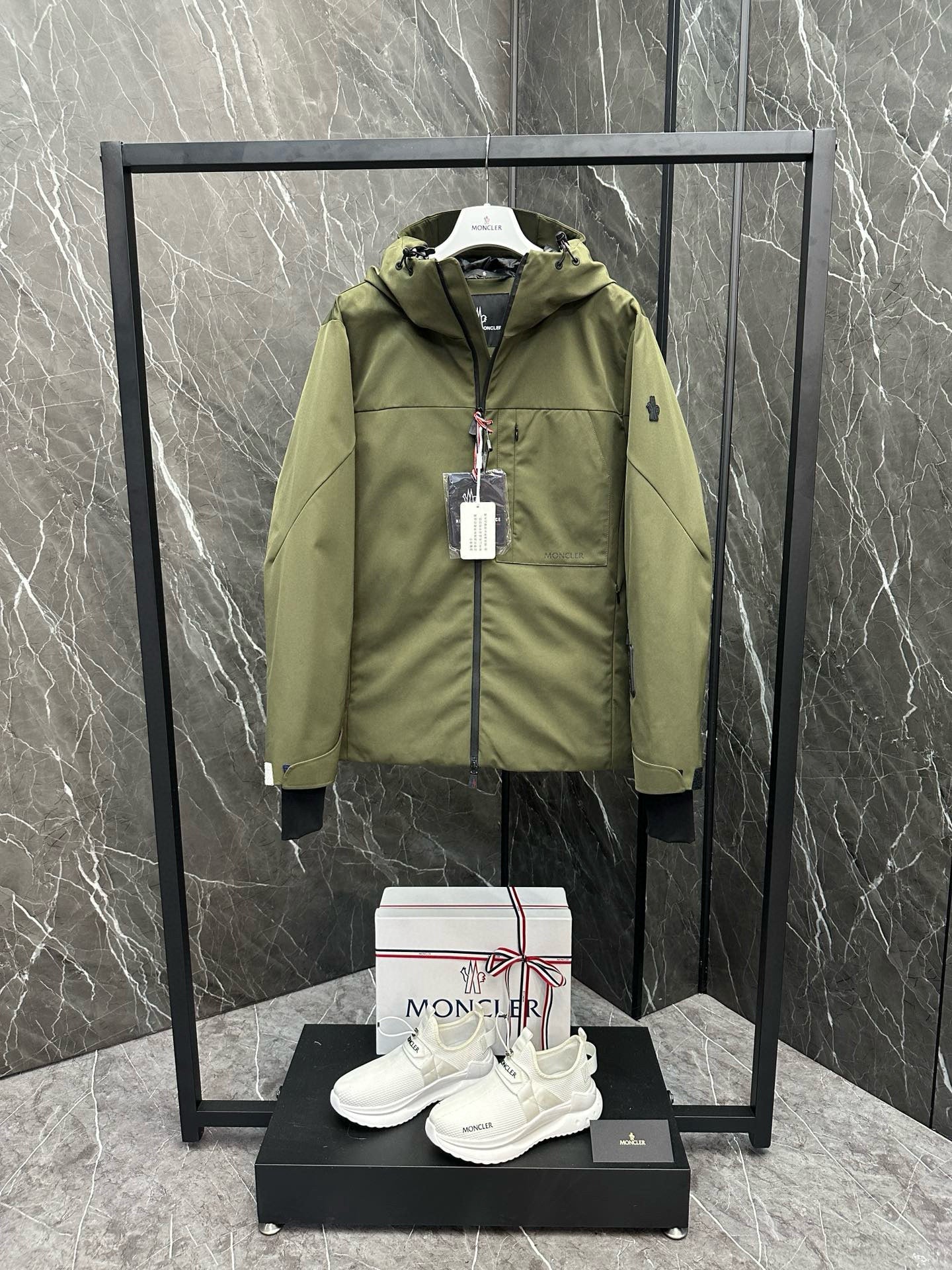 MNC Windbreaker
