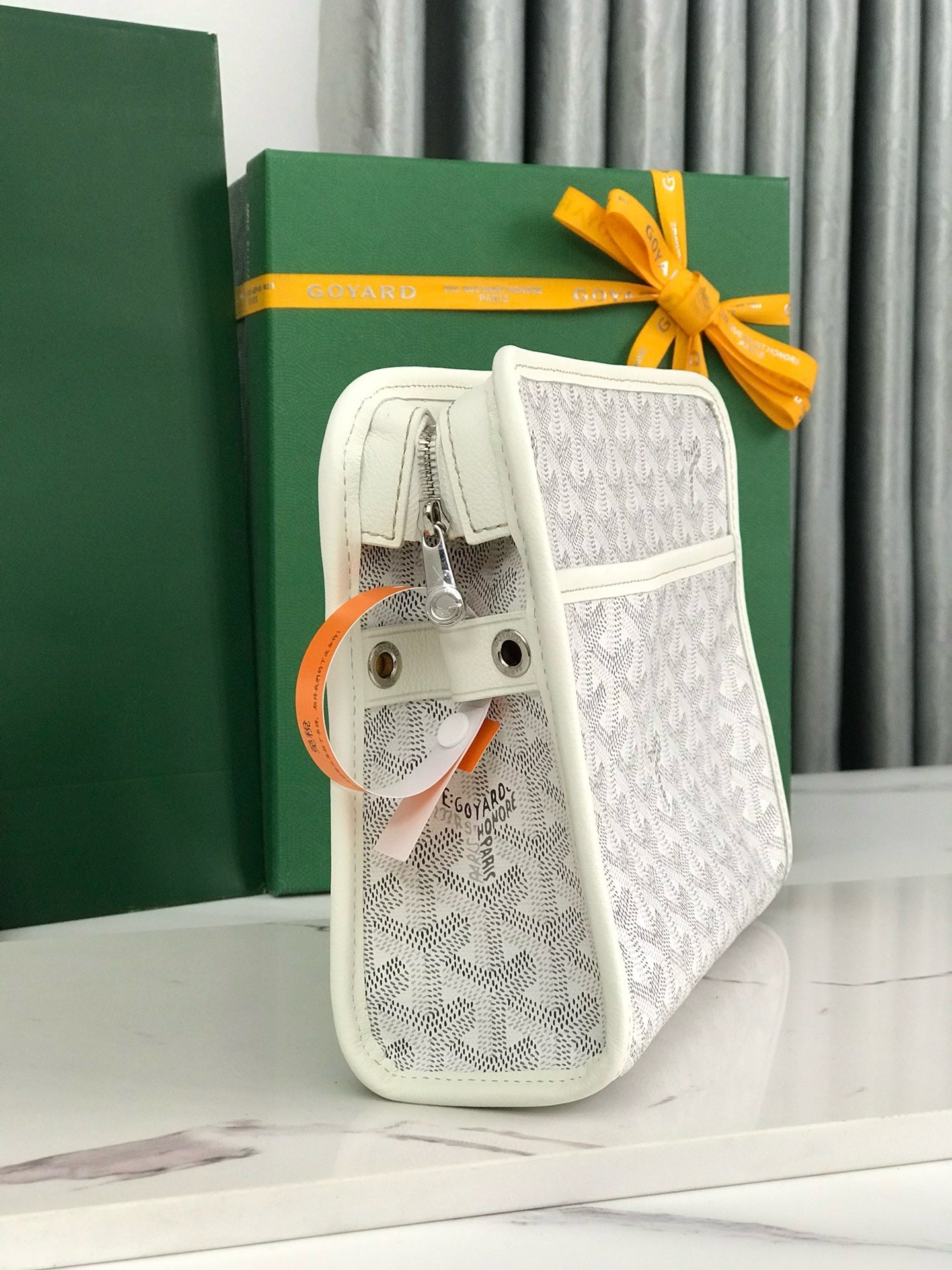 GYD Jouvence Toiletry Bag