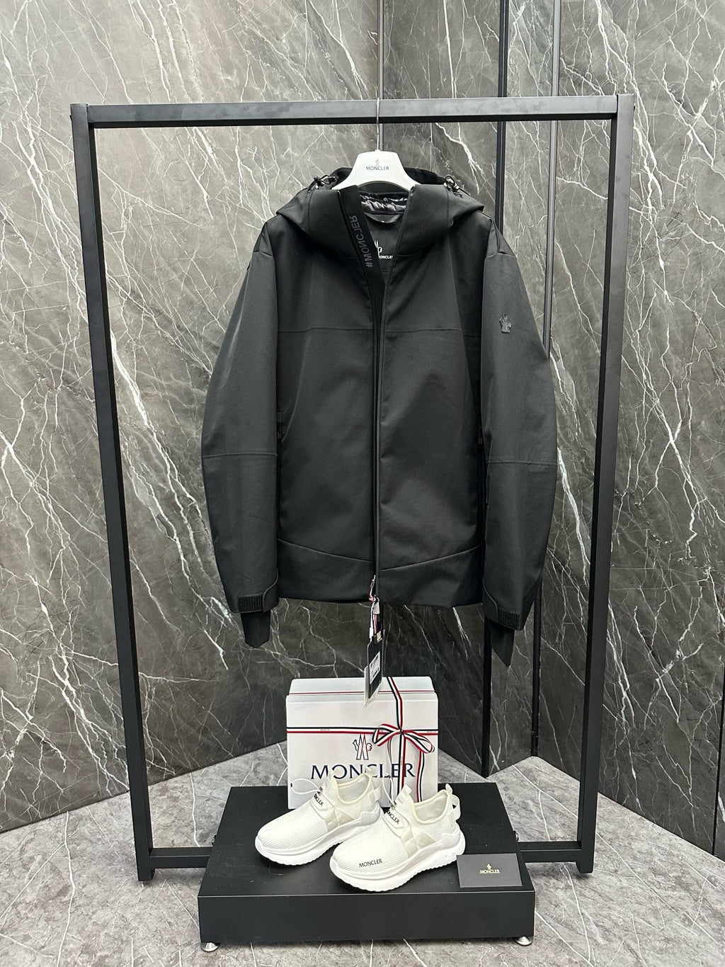 MNC Windbreaker