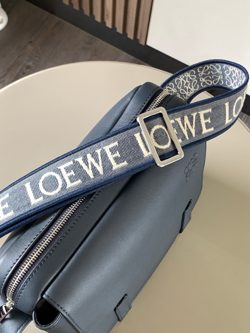 LW Messenger Bag