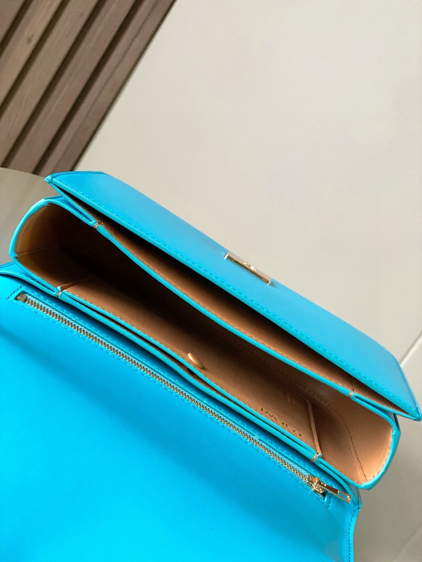 LW Goya Leather