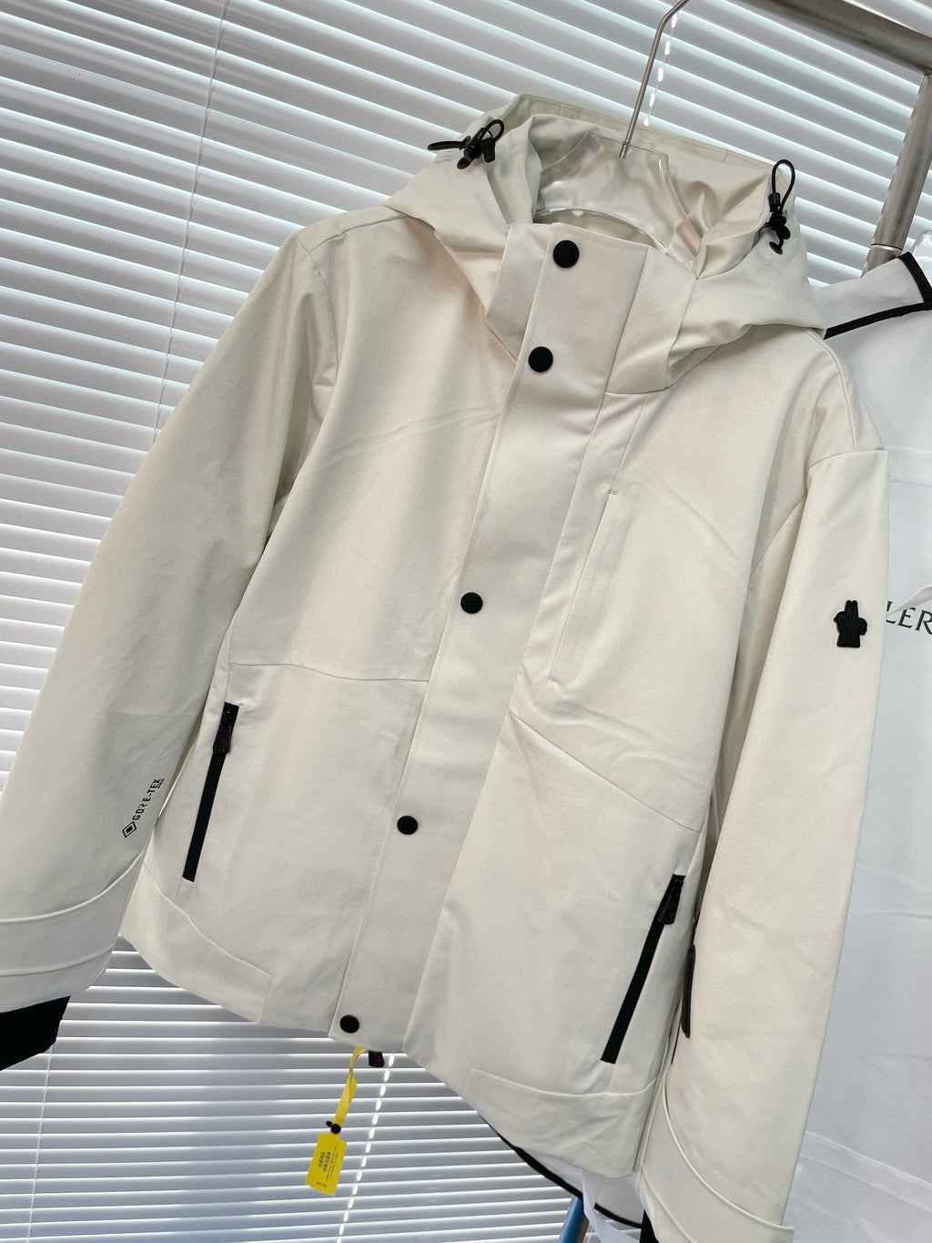 MNC Windbreaker