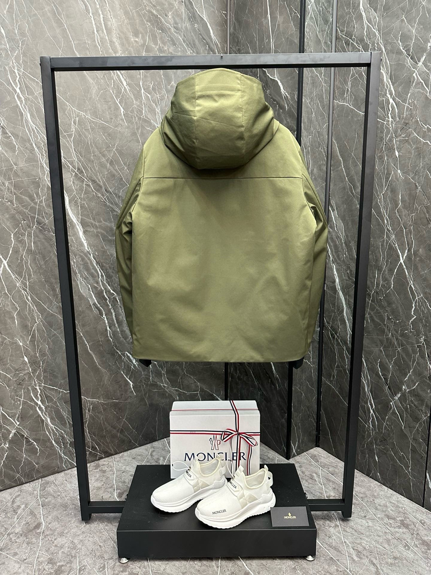 MNC Windbreaker