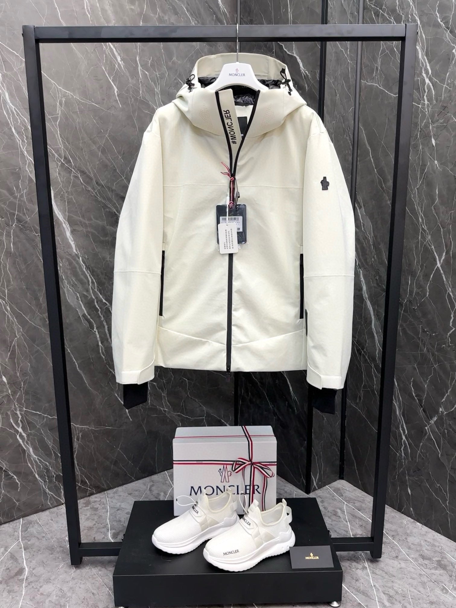 MNC Windbreaker