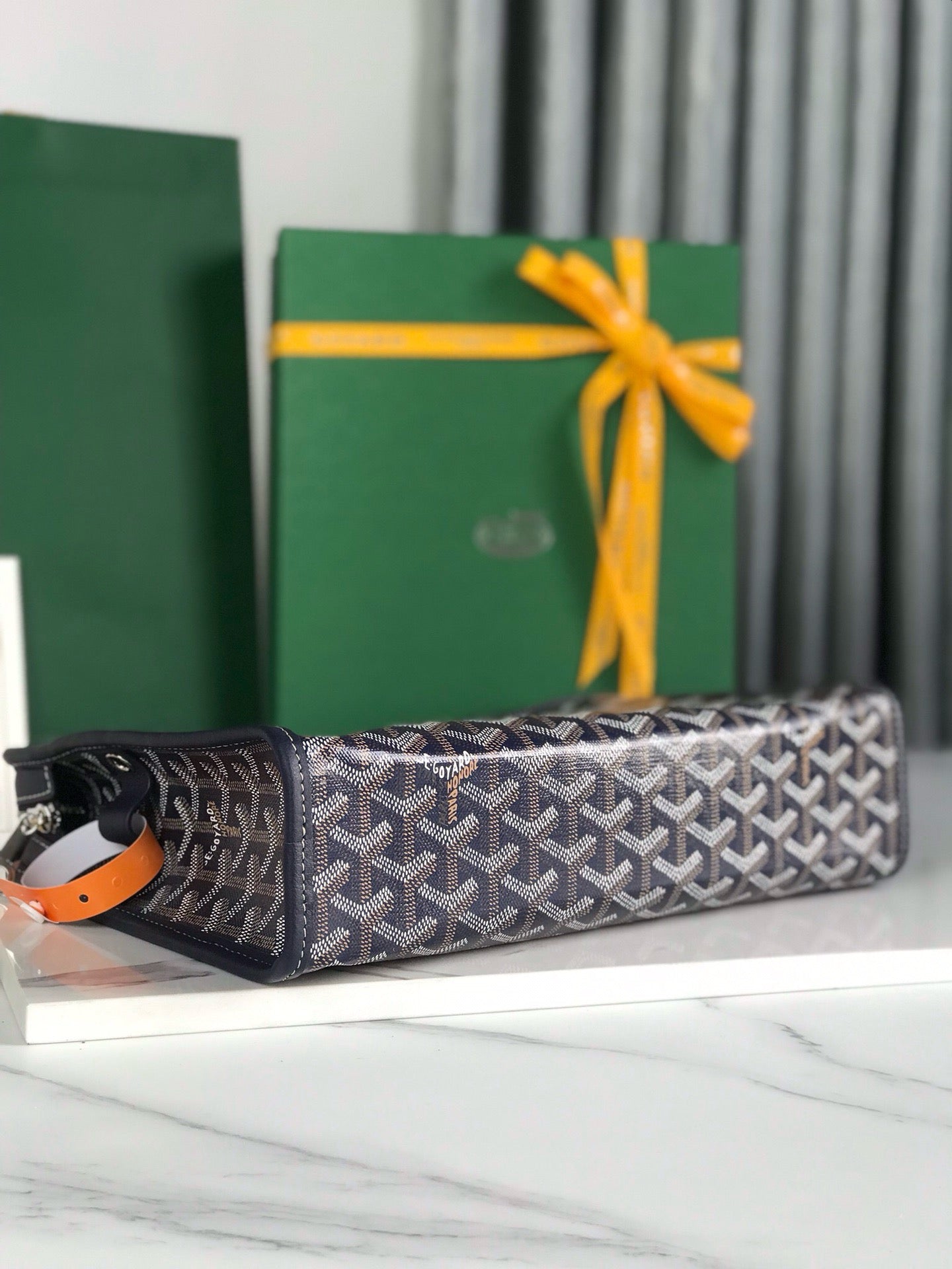 GYD Jouvence Toiletry Bag
