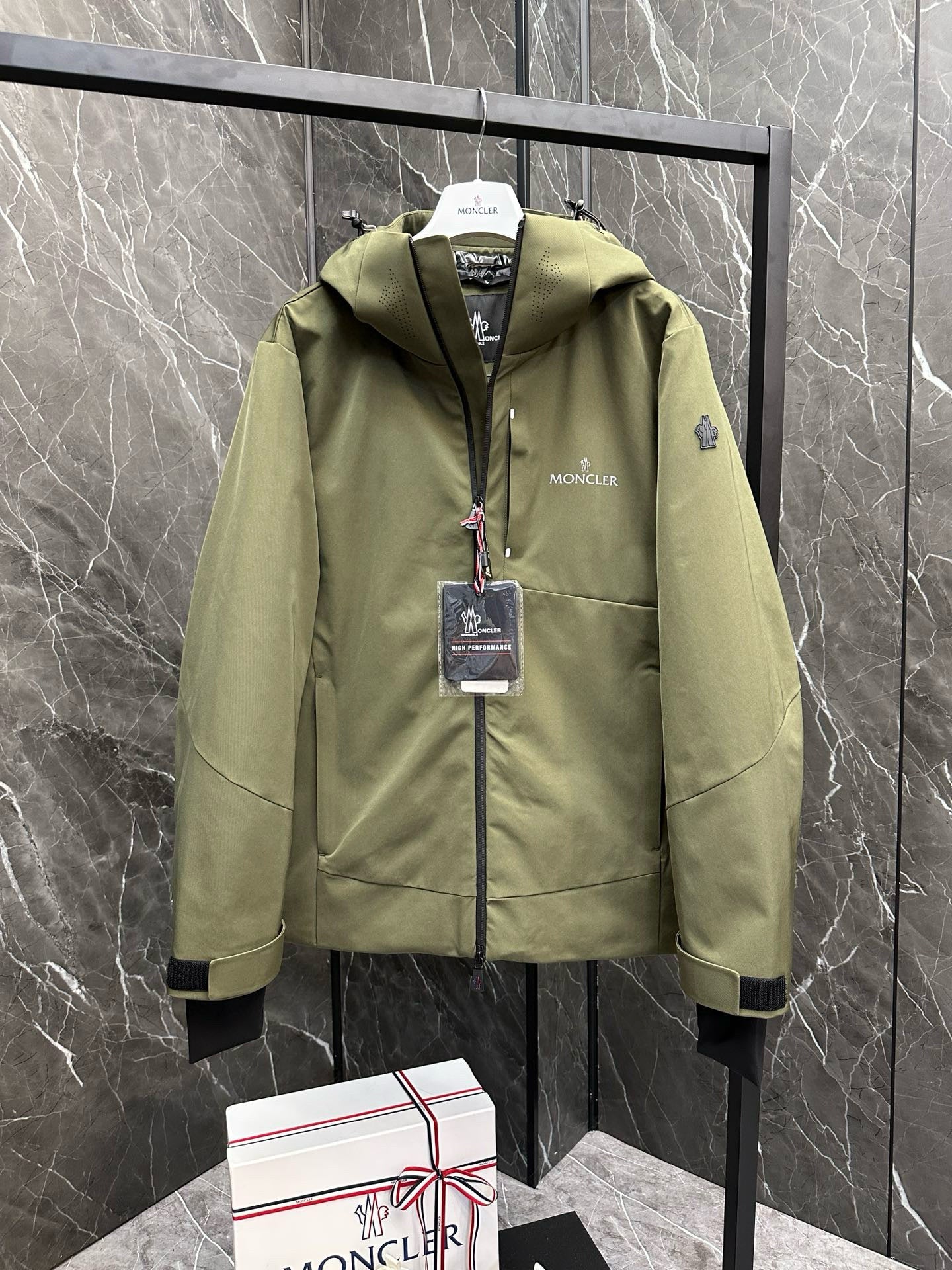 MNC Windbreaker