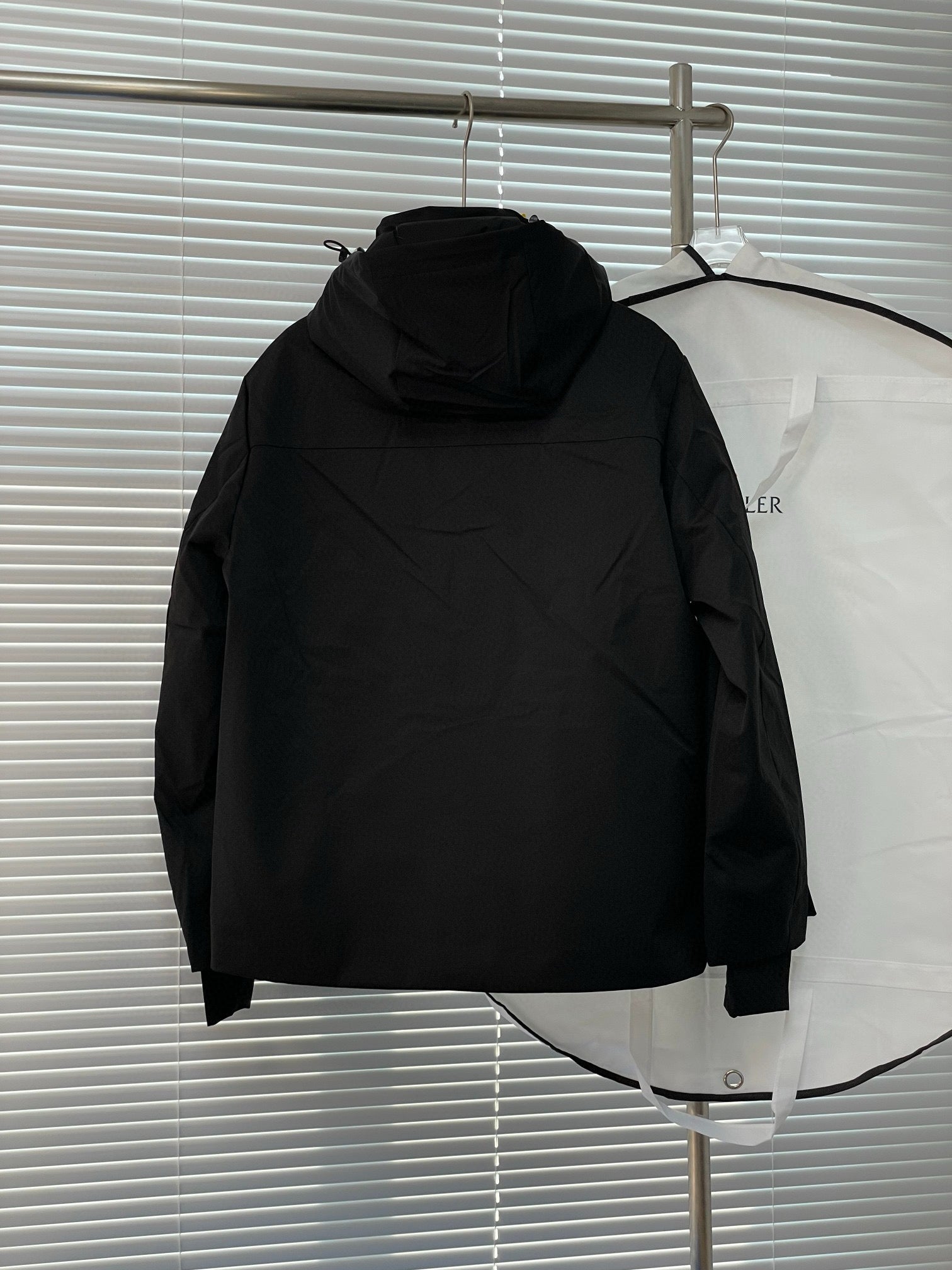 MNC Windbreaker