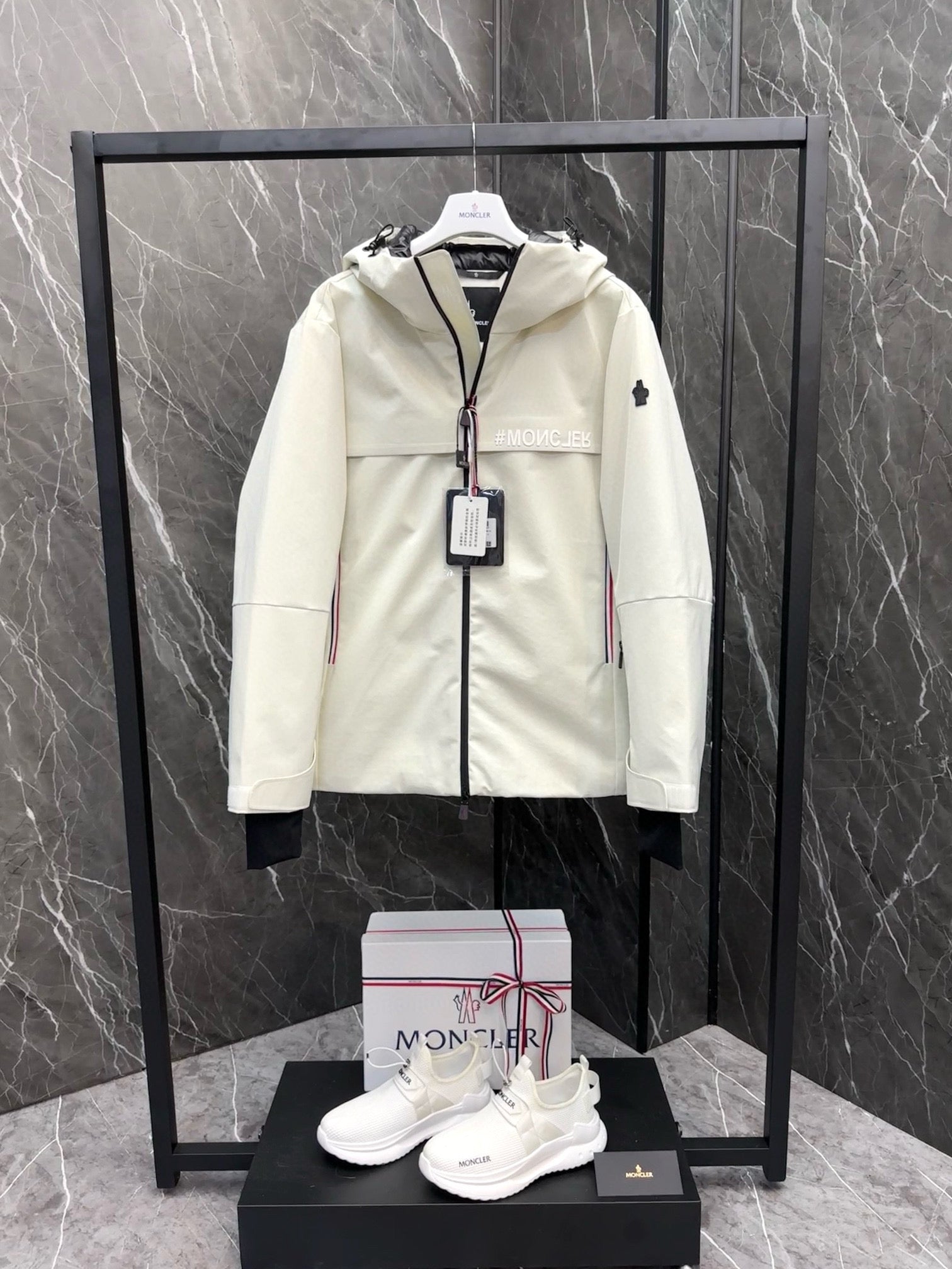 MNC Windbreaker