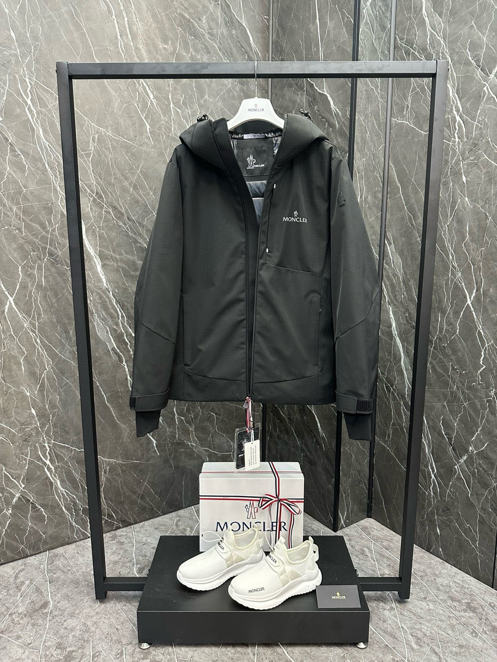 MNC Windbreaker