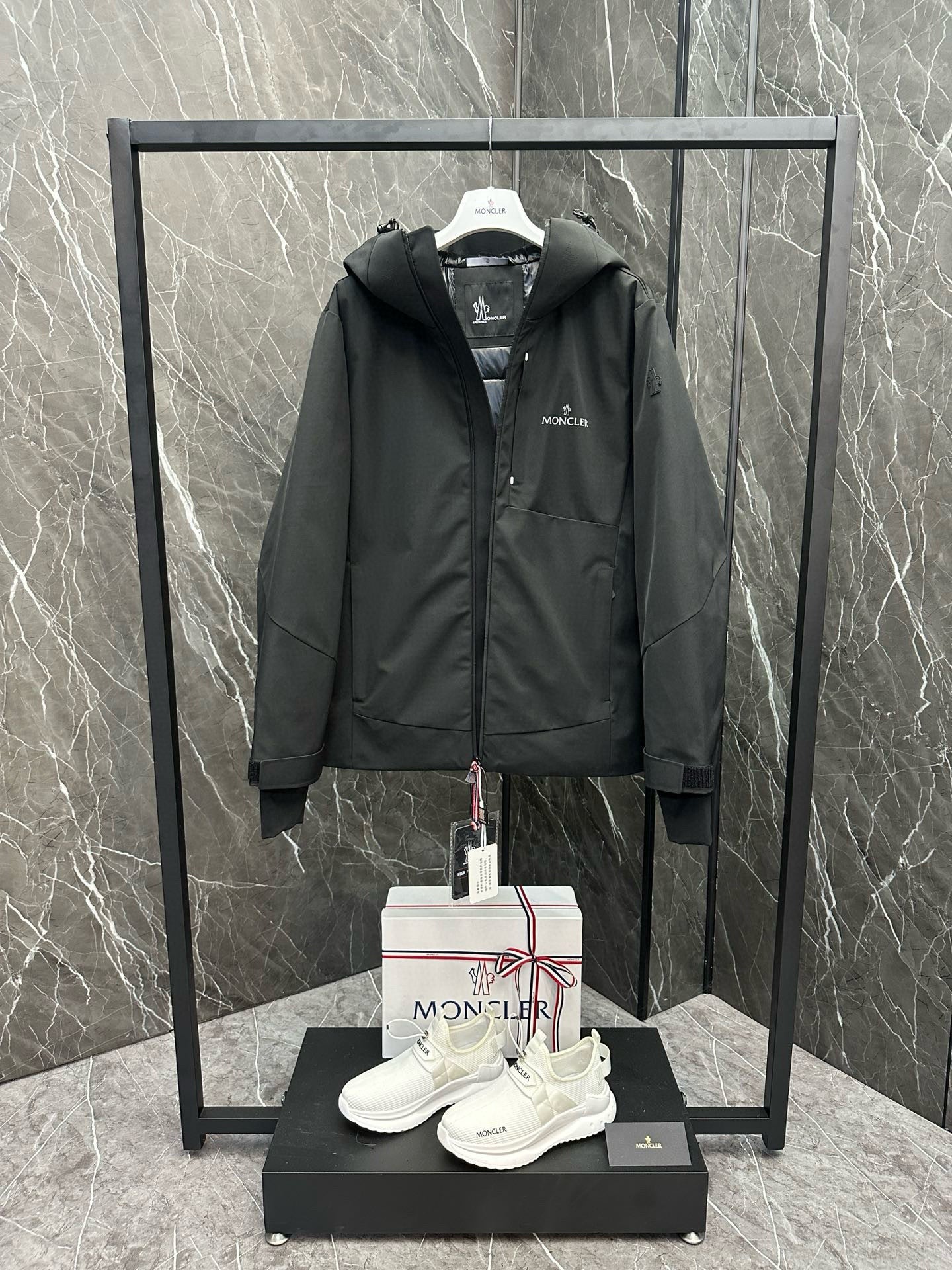 MNC Windbreaker