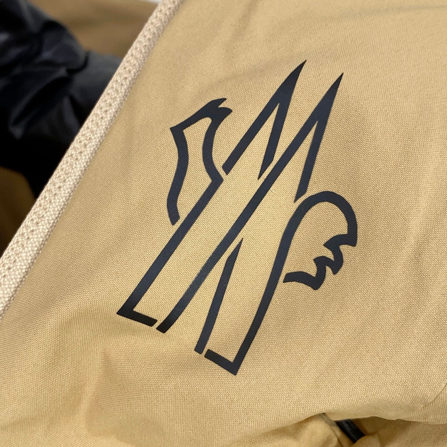 MNC Windbreaker