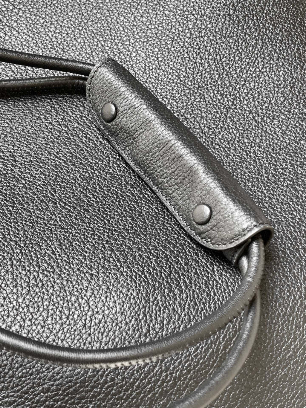 LW Pebble Leather