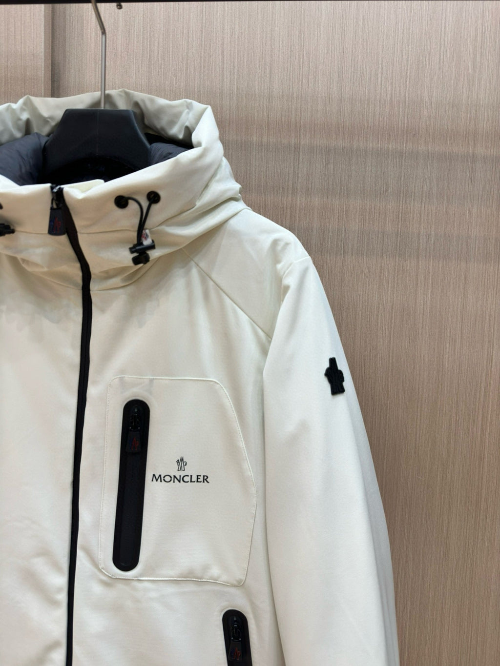 MNC Windbreaker