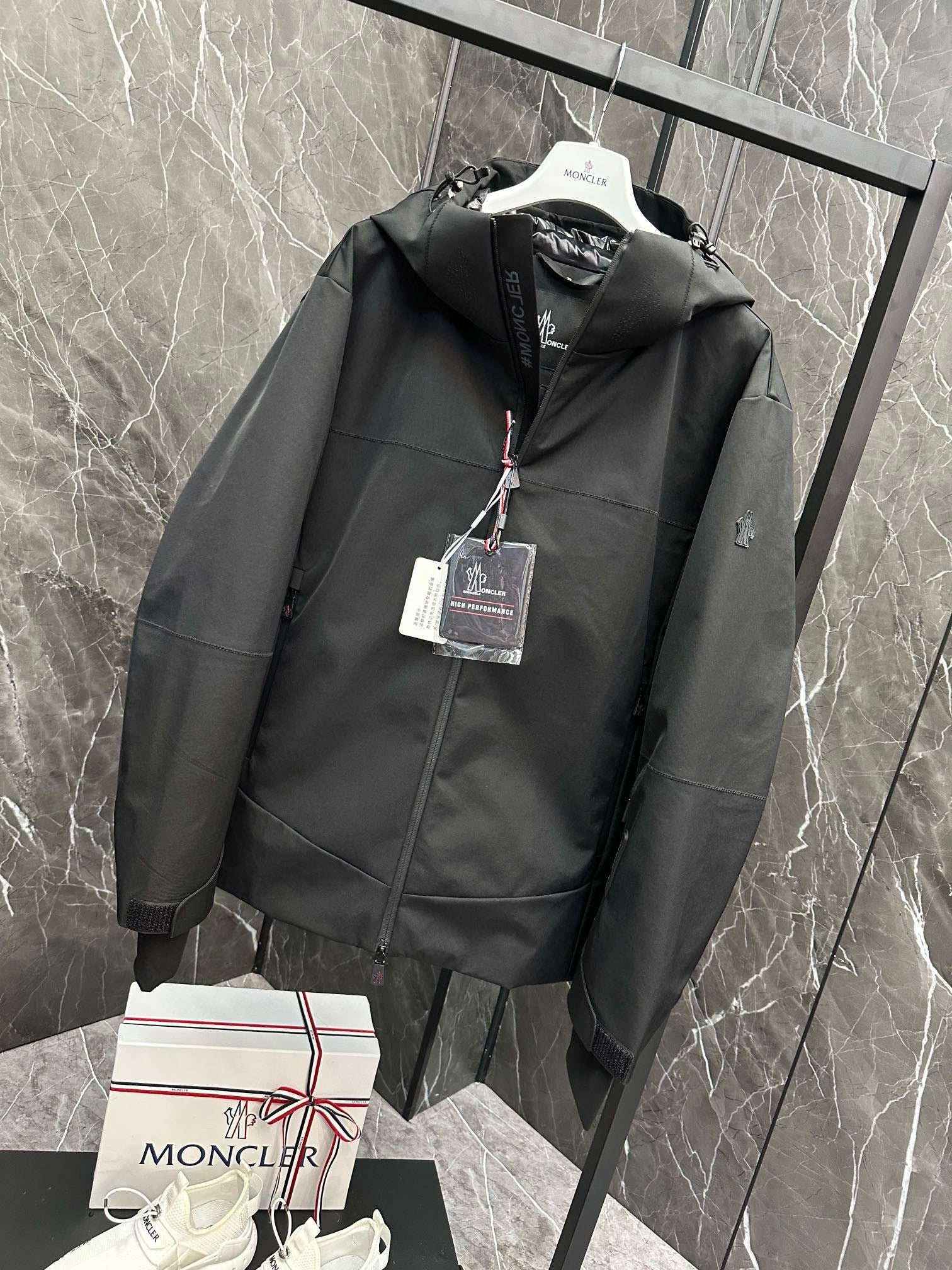 MNC Windbreaker
