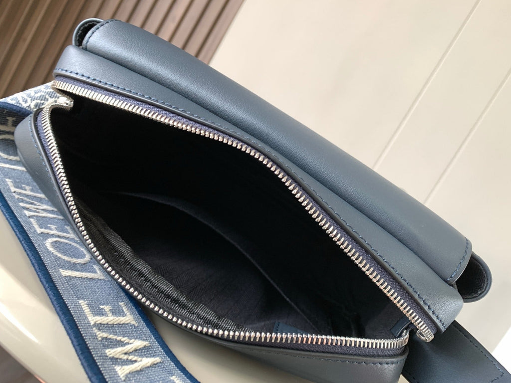 LW Messenger Bag