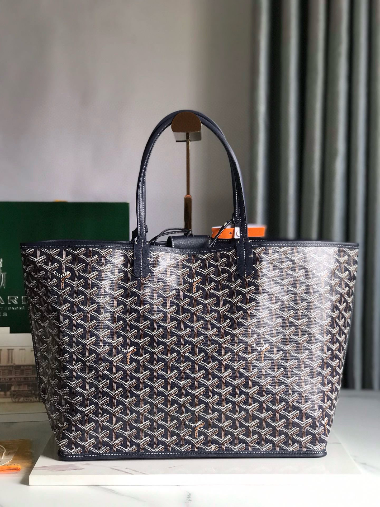 GYD Reversible Anjou