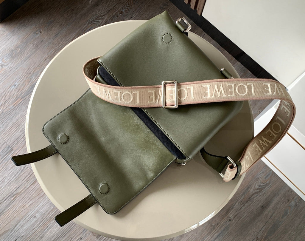 LW Messenger Bag