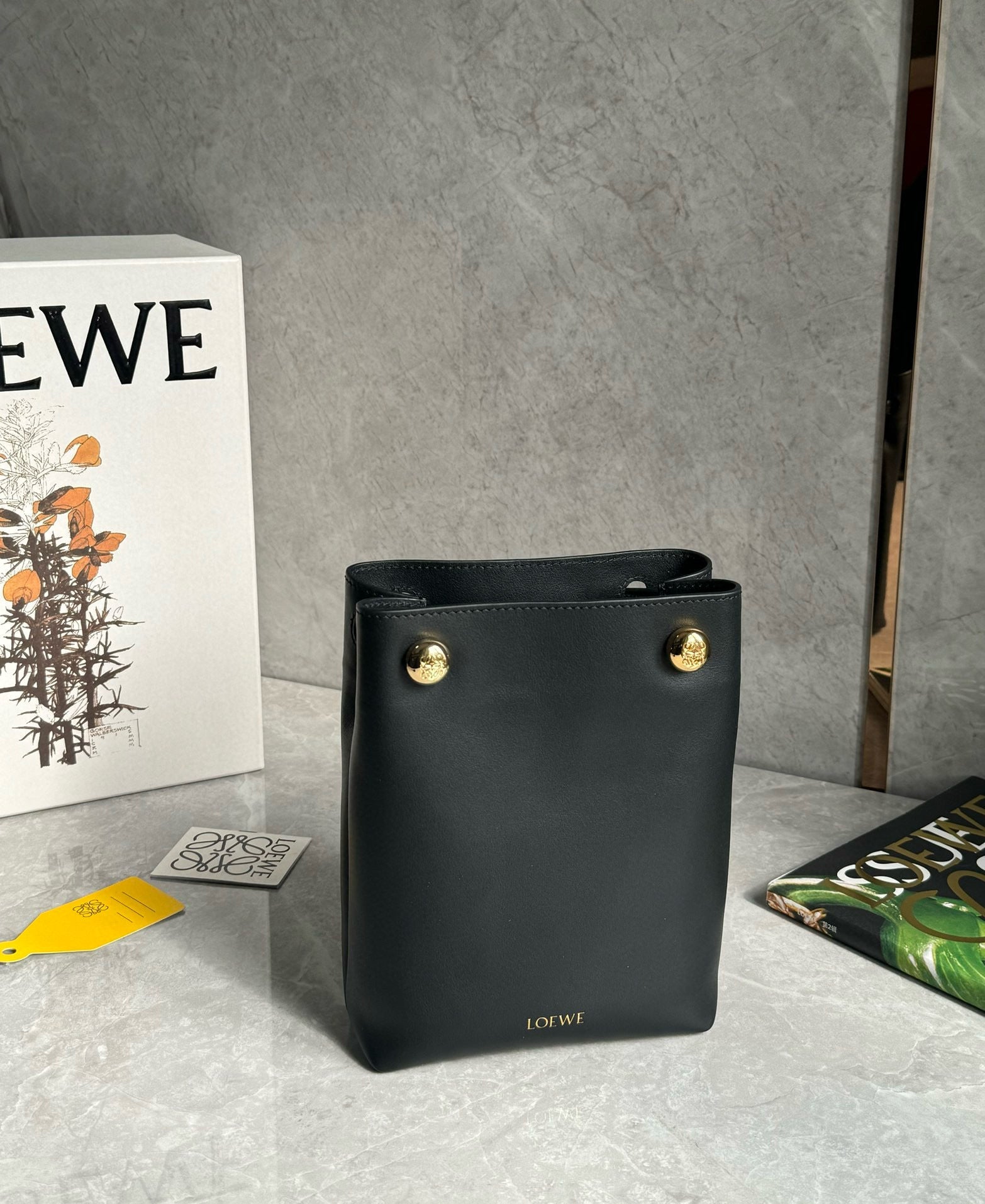 LW Pebble Leather