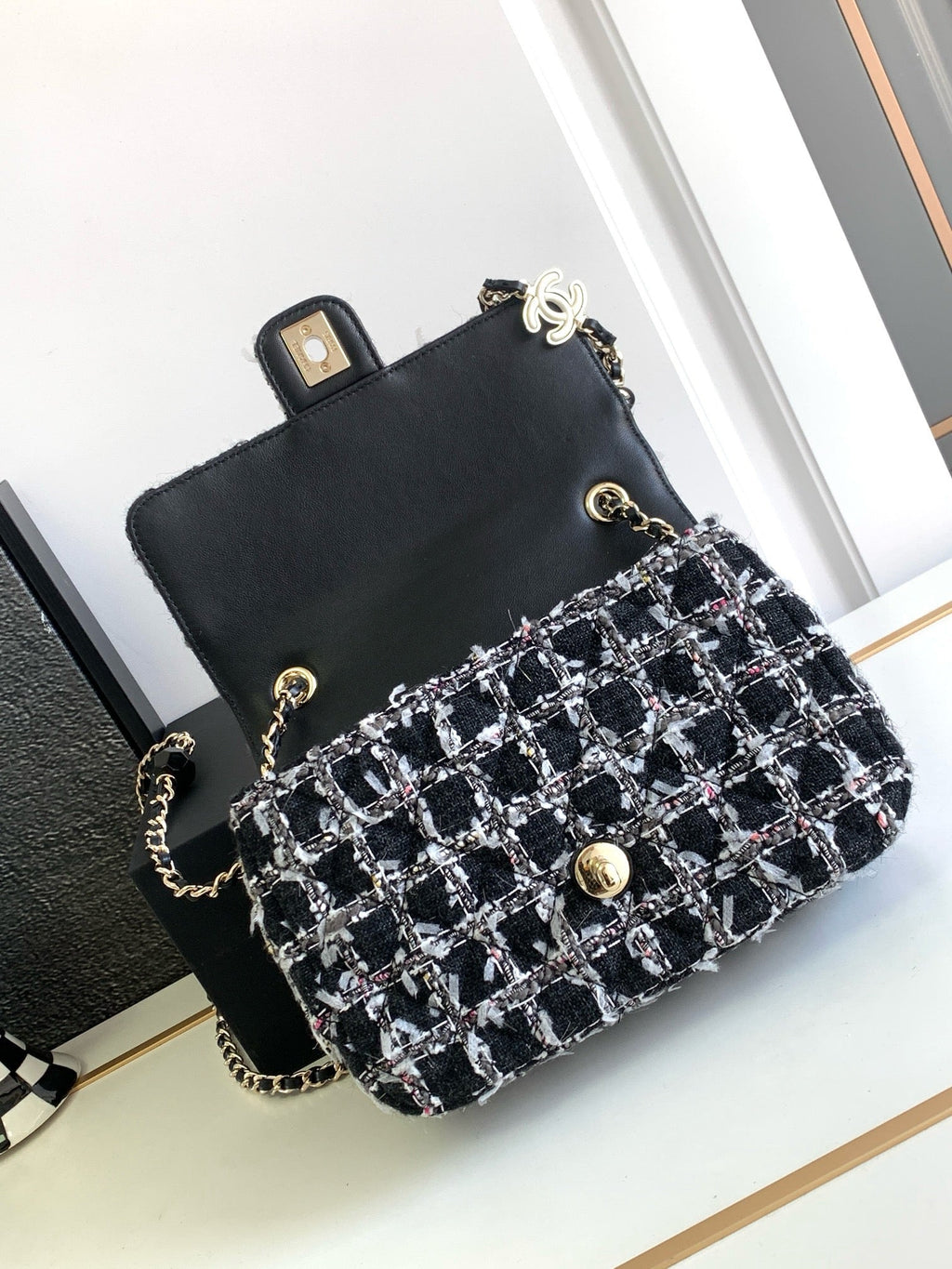 CNL 23K Flap Bag