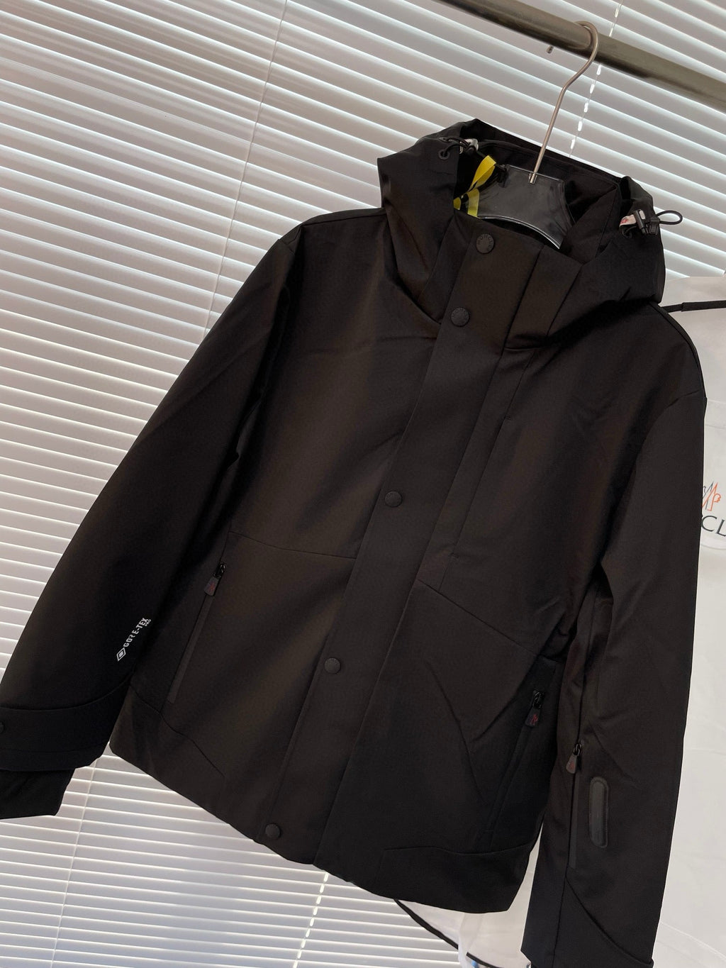 MNC Windbreaker