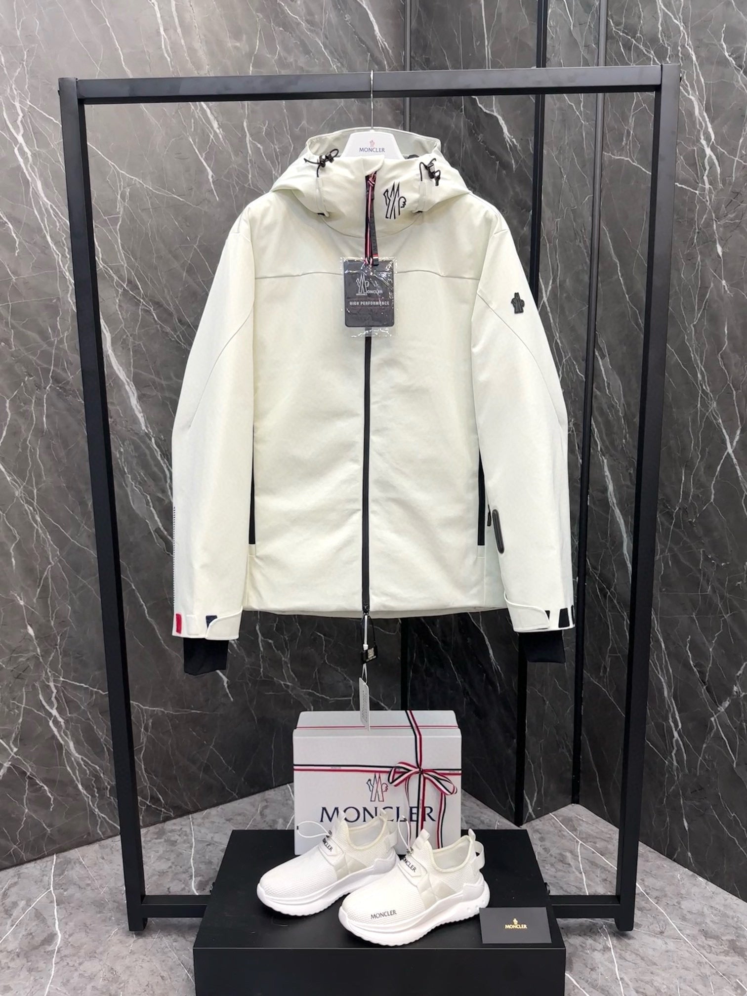 MNC Windbreaker