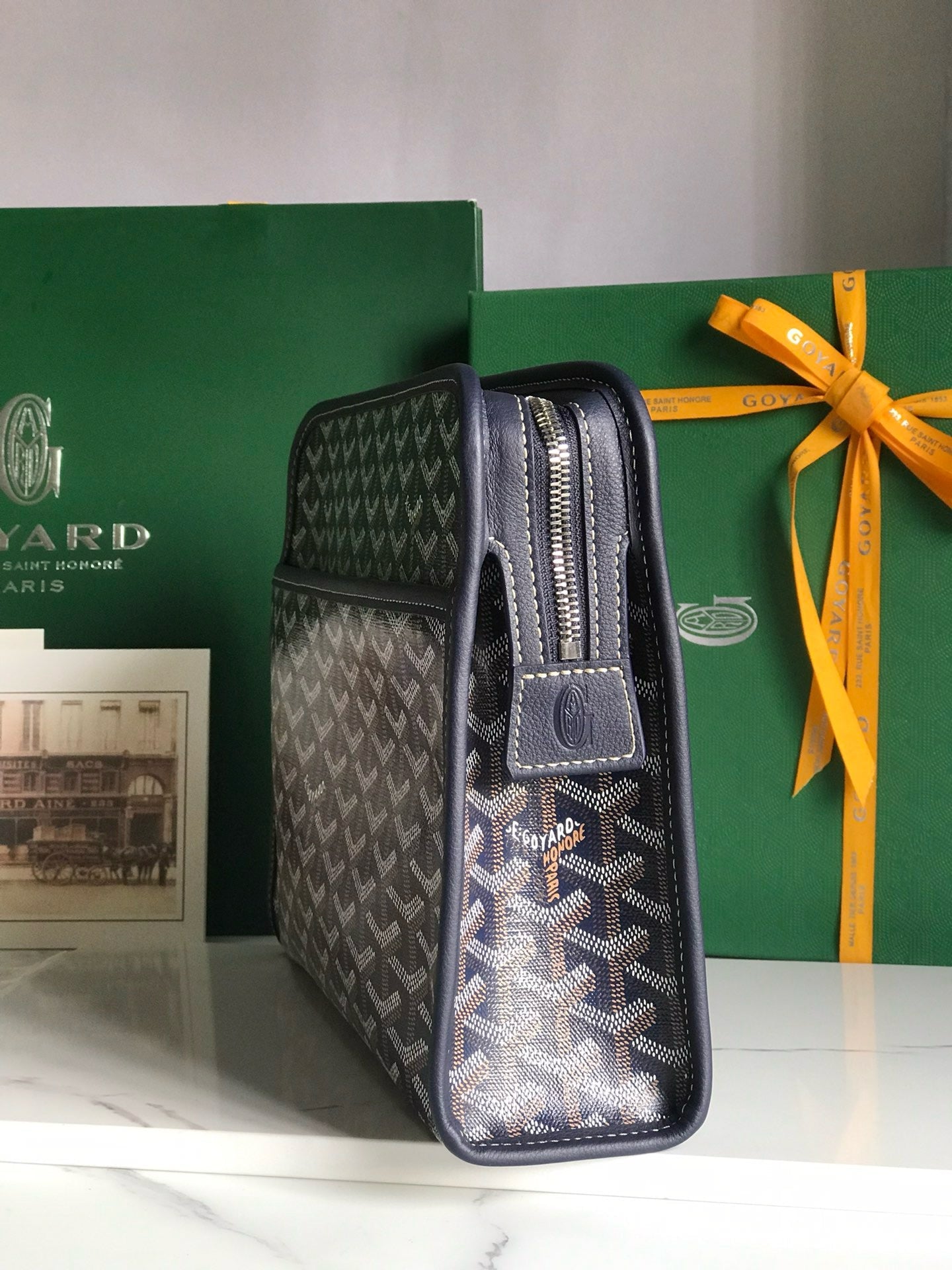 GYD Jouvence Toiletry Bag