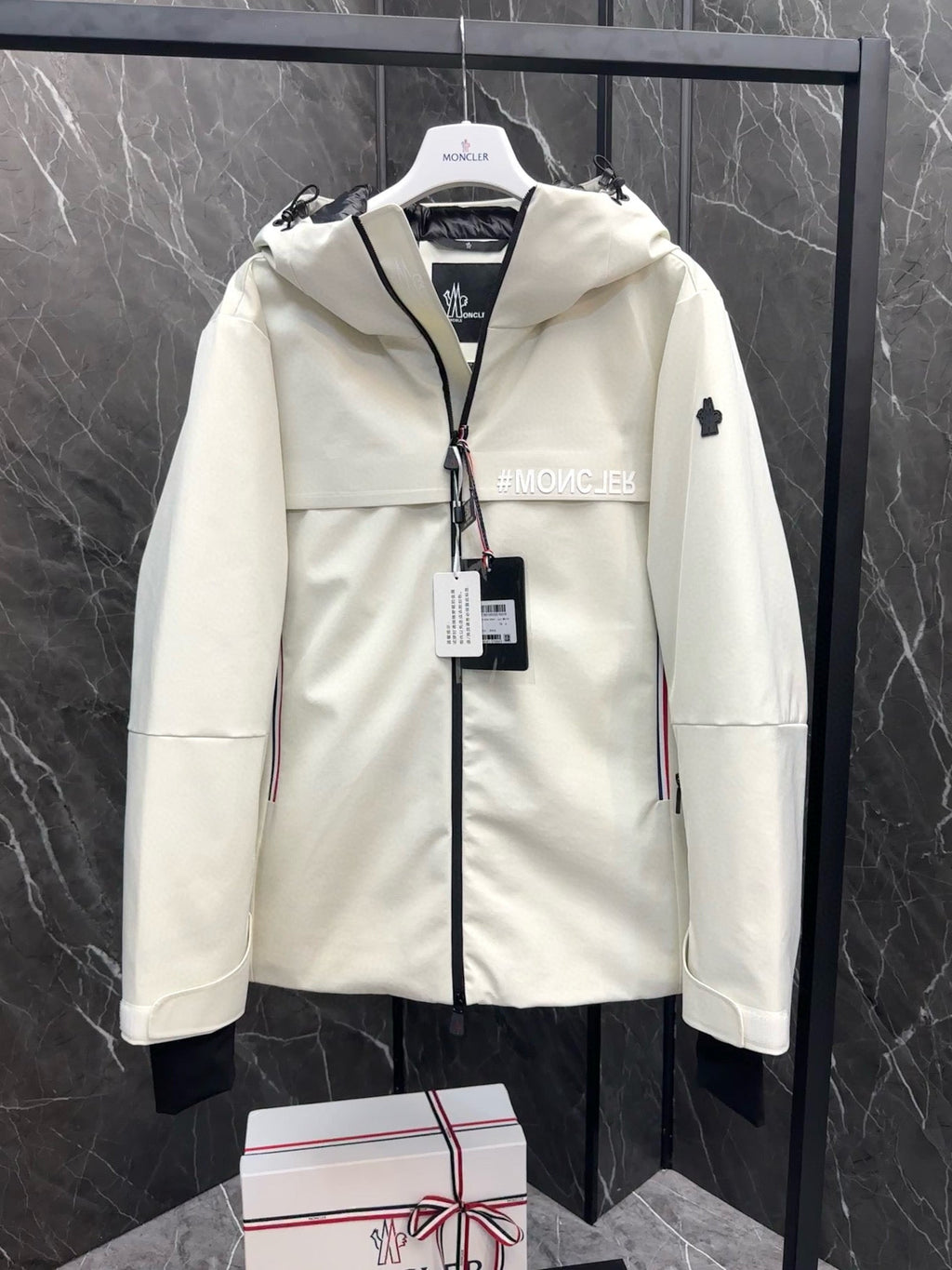 MNC Windbreaker