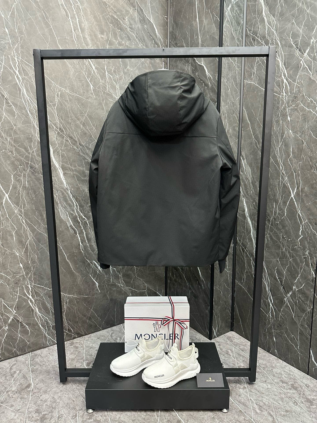 MNC Windbreaker