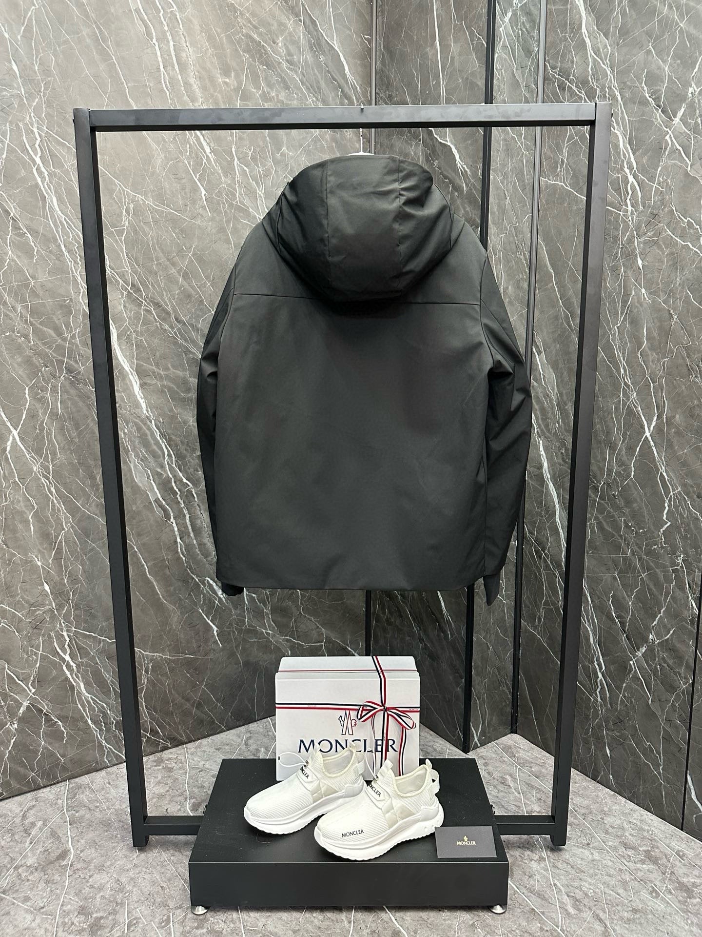 MNC Windbreaker