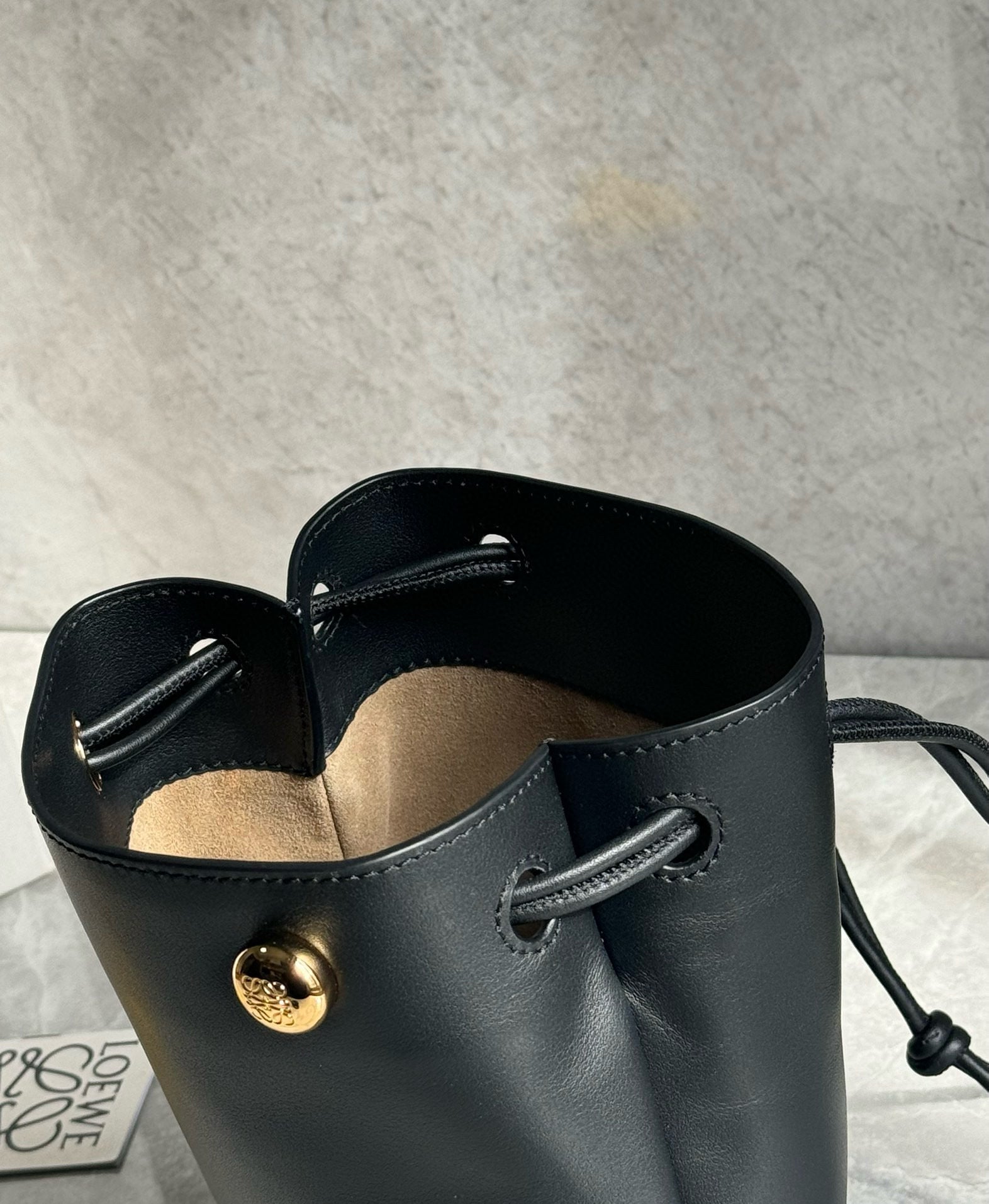 LW Pebble Leather