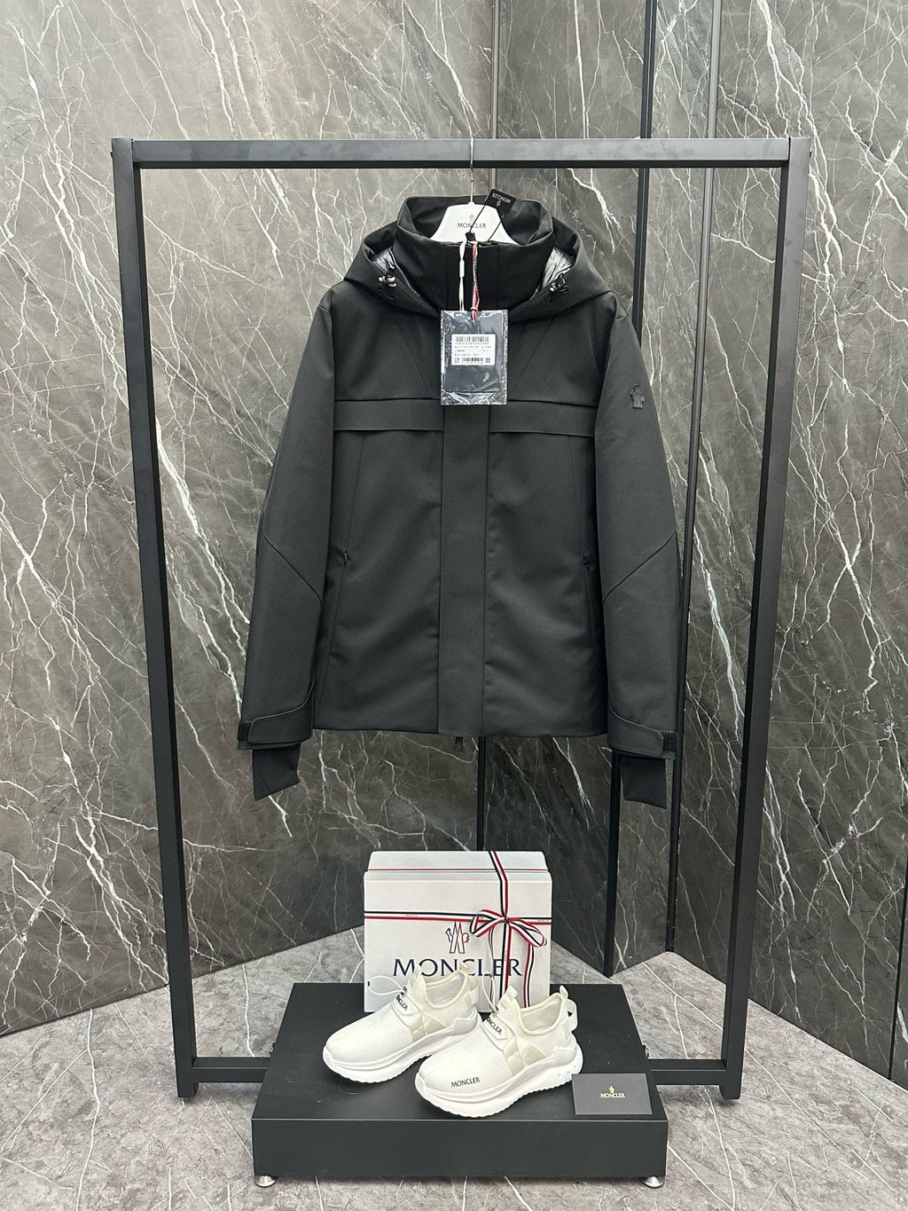 MNC Windbreaker