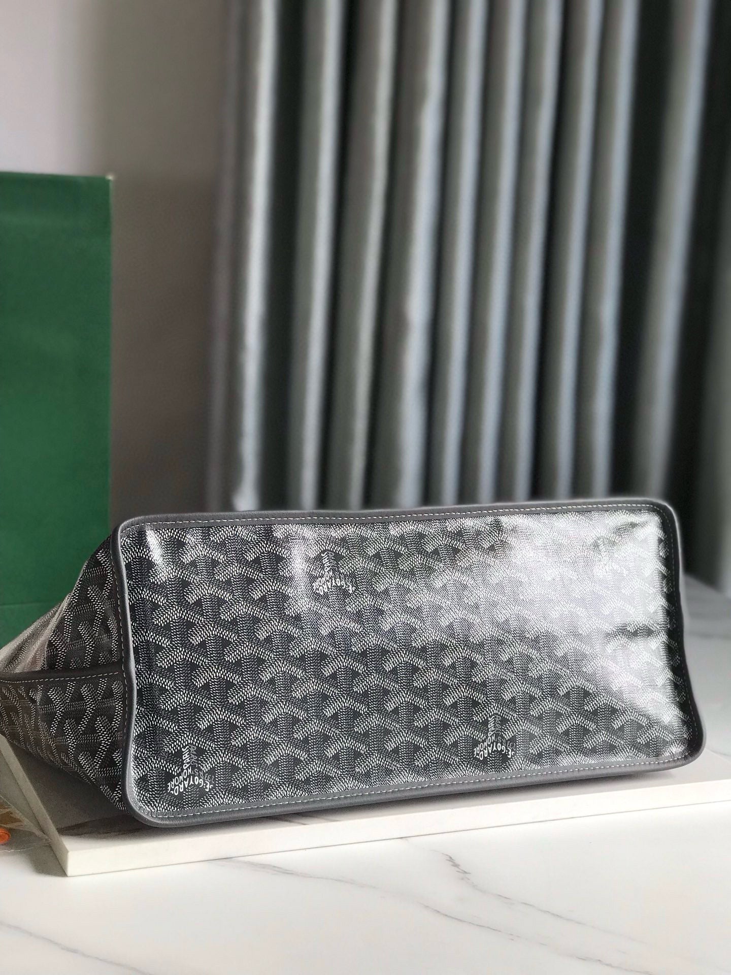GYD Reversible Anjou