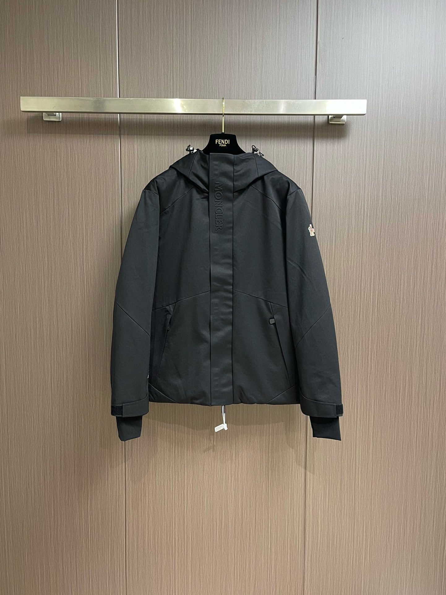 MNC Windbreaker