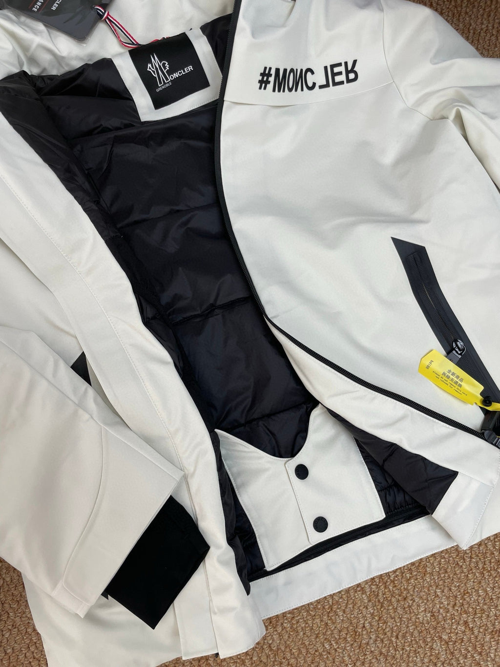 MNC Windbreaker