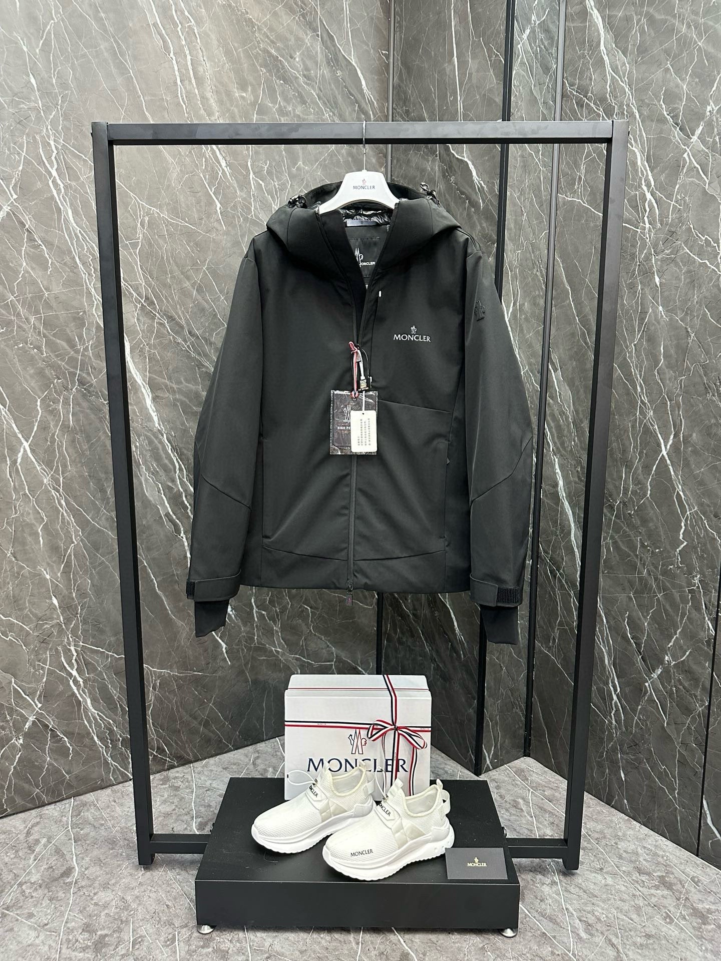 MNC Windbreaker