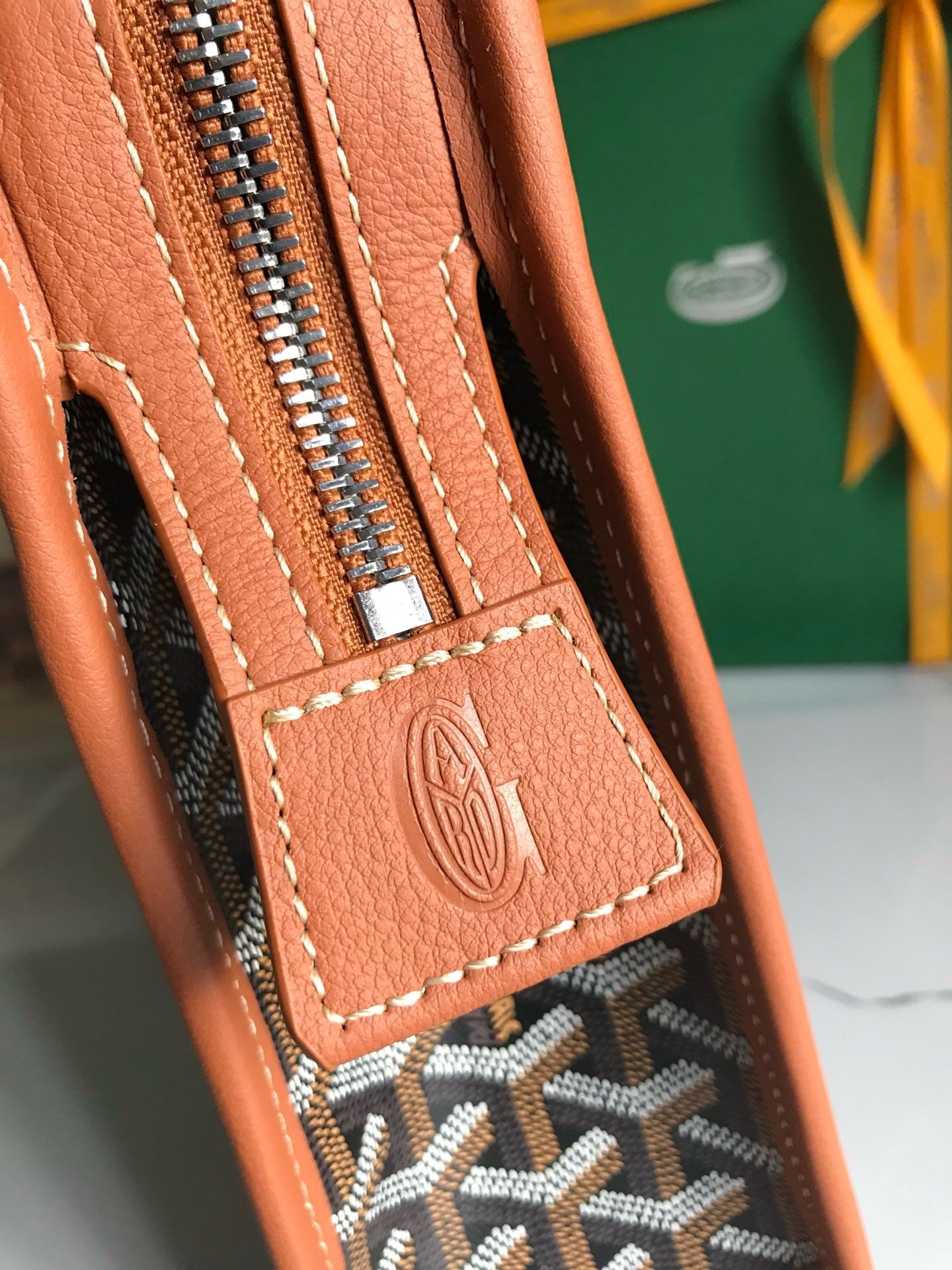 GYD Jouvence Toiletry Bag
