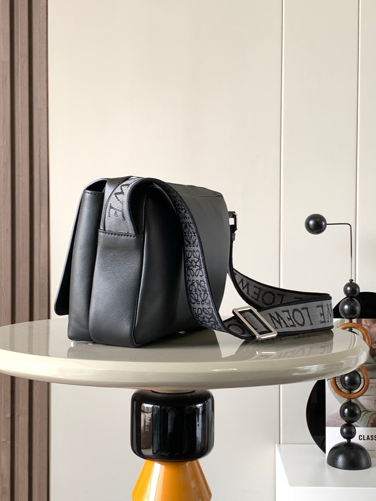 LW Messenger Bag