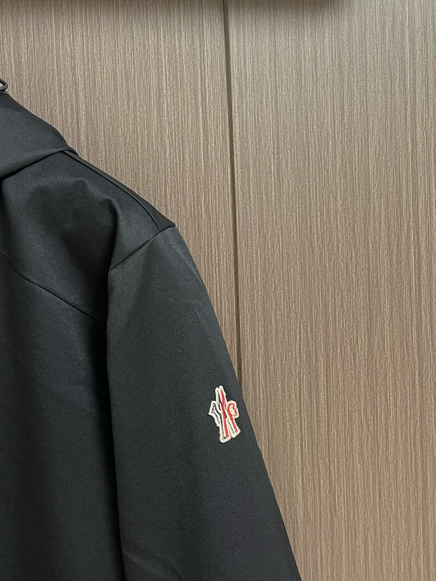 MNC Windbreaker