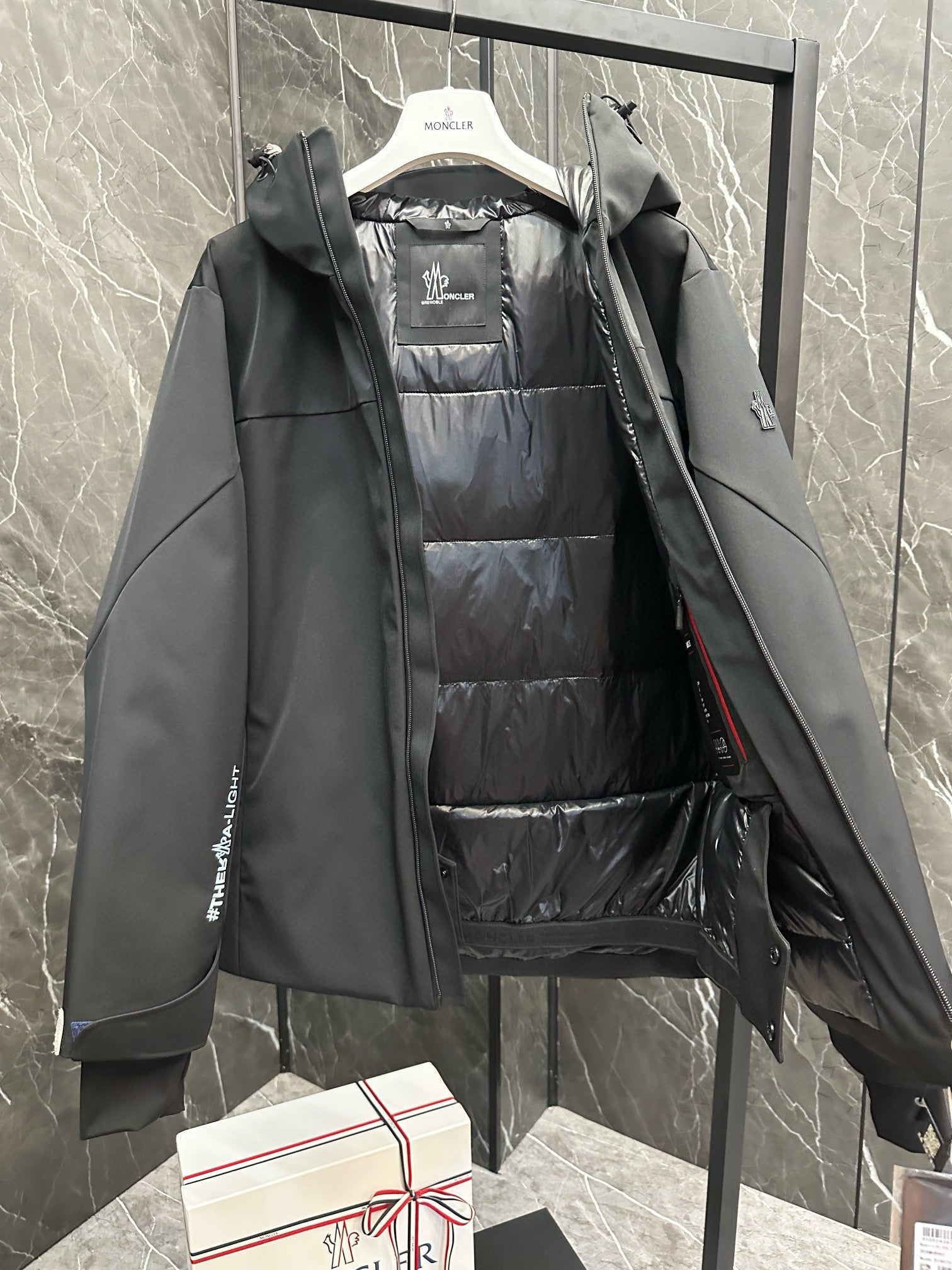 MNC Windbreaker