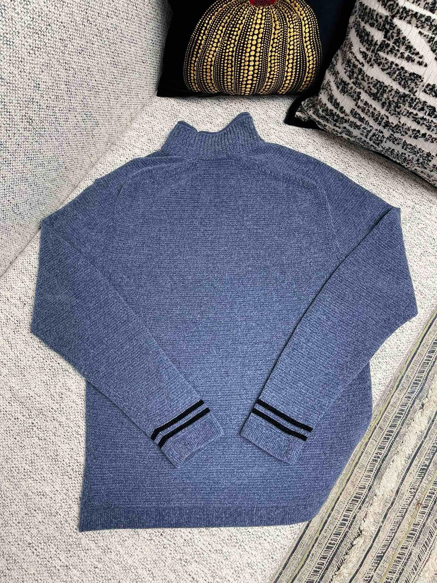 CD Sweater