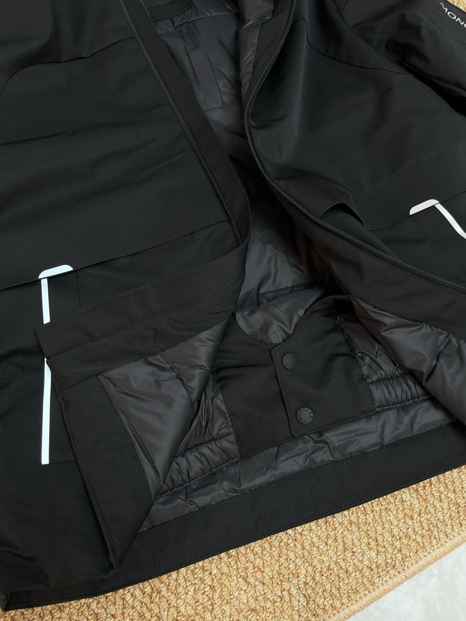 MNC Windbreaker