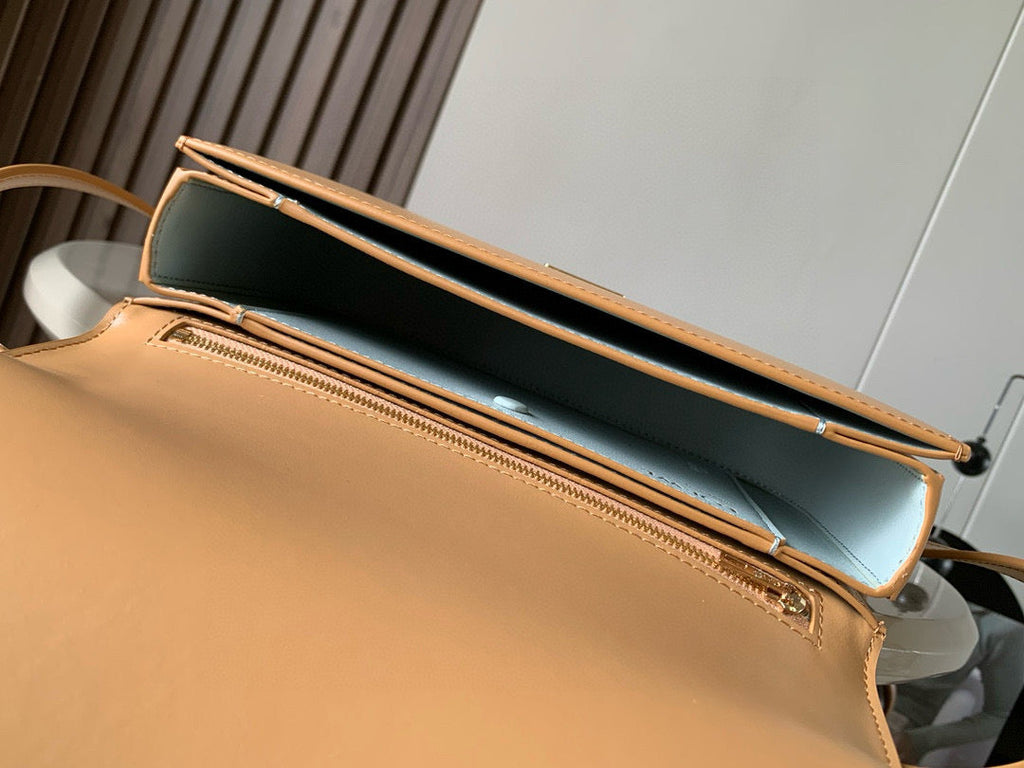 LW Goya Leather