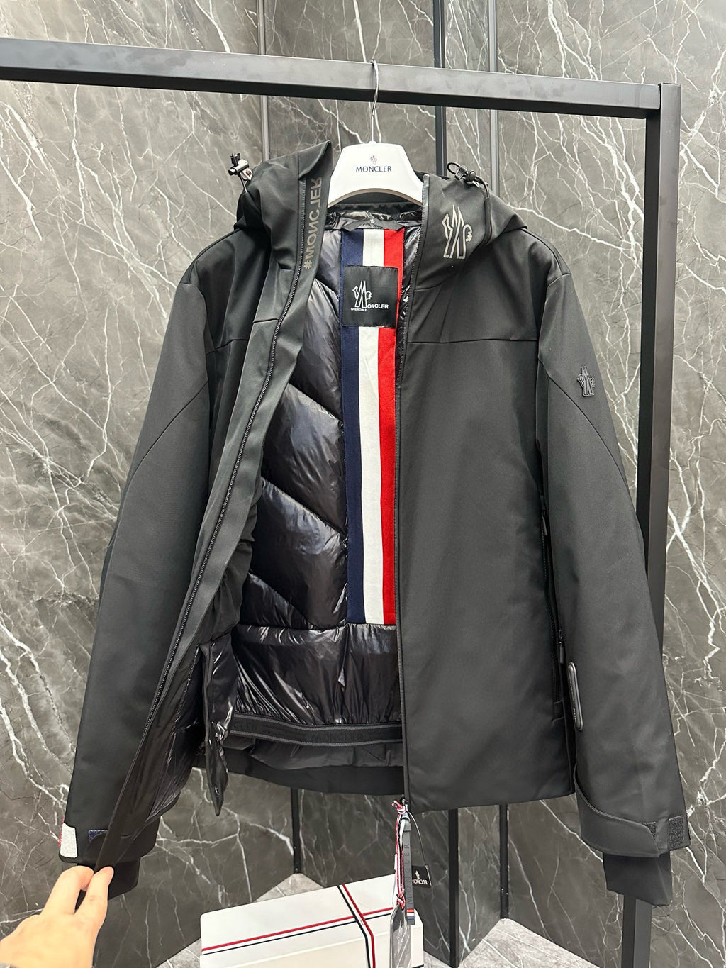 MNC Windbreaker