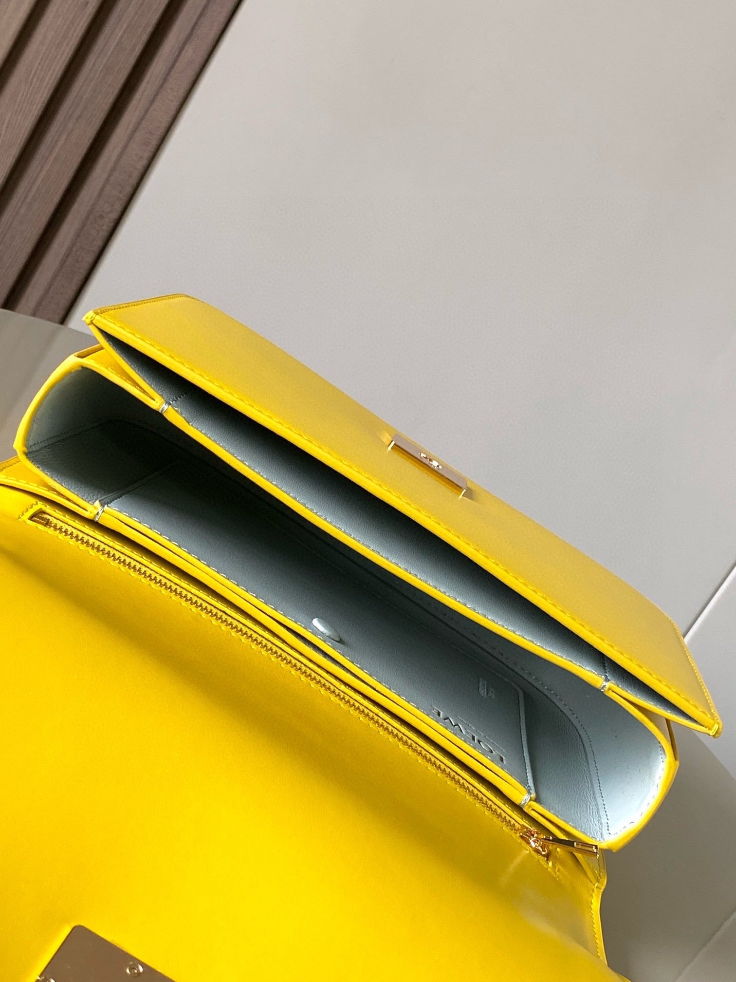 LW Goya Leather