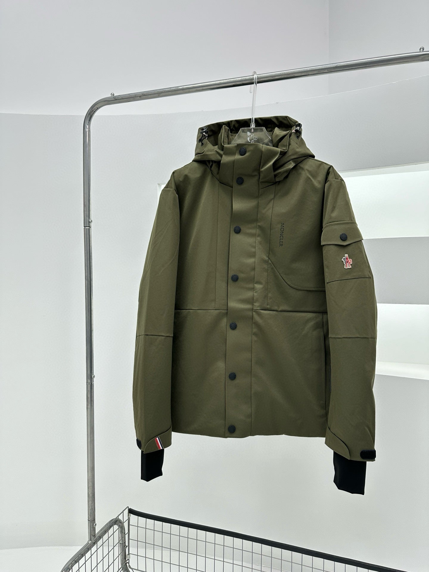 MNC Windbreaker