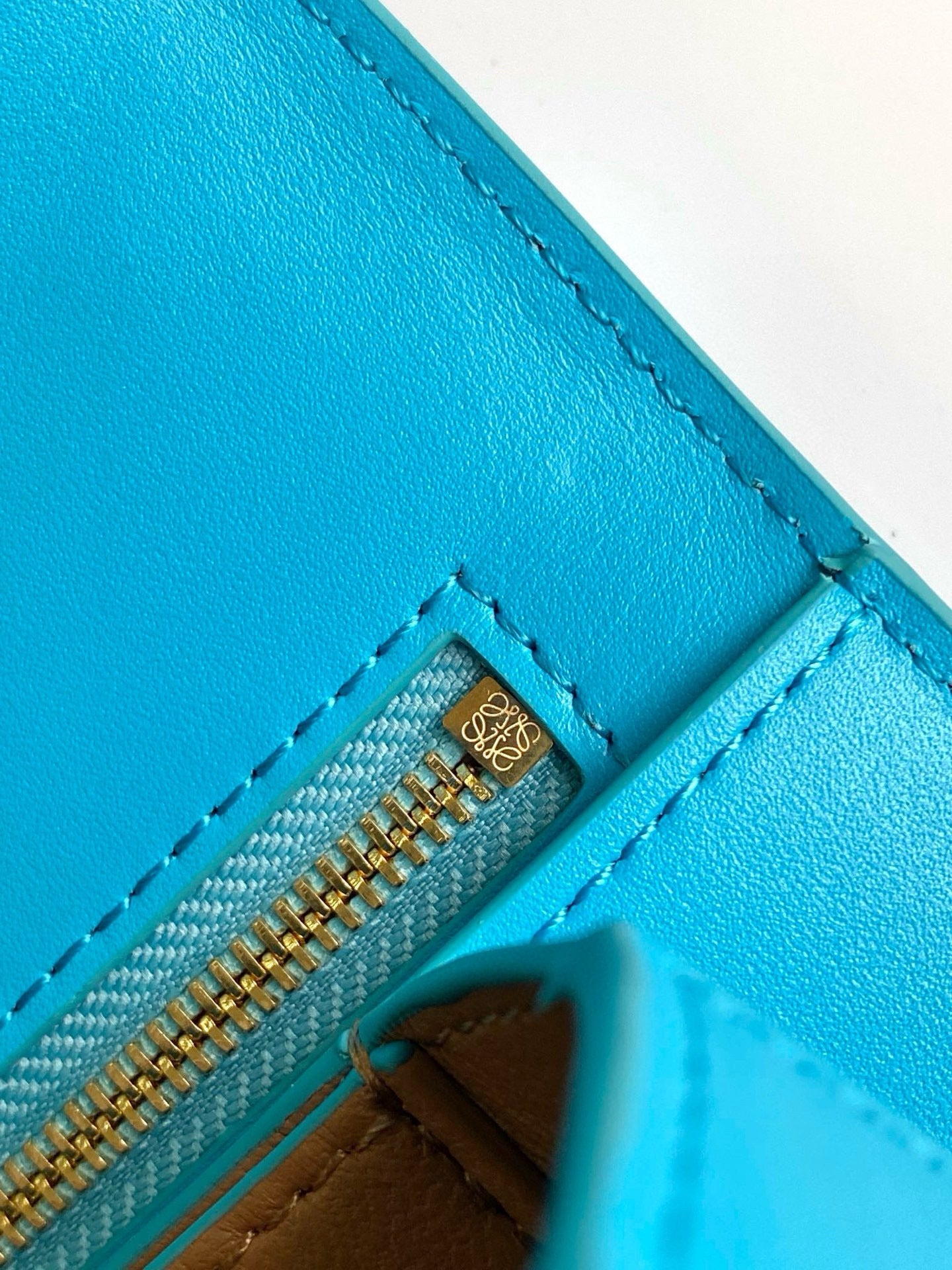 LW Goya Leather