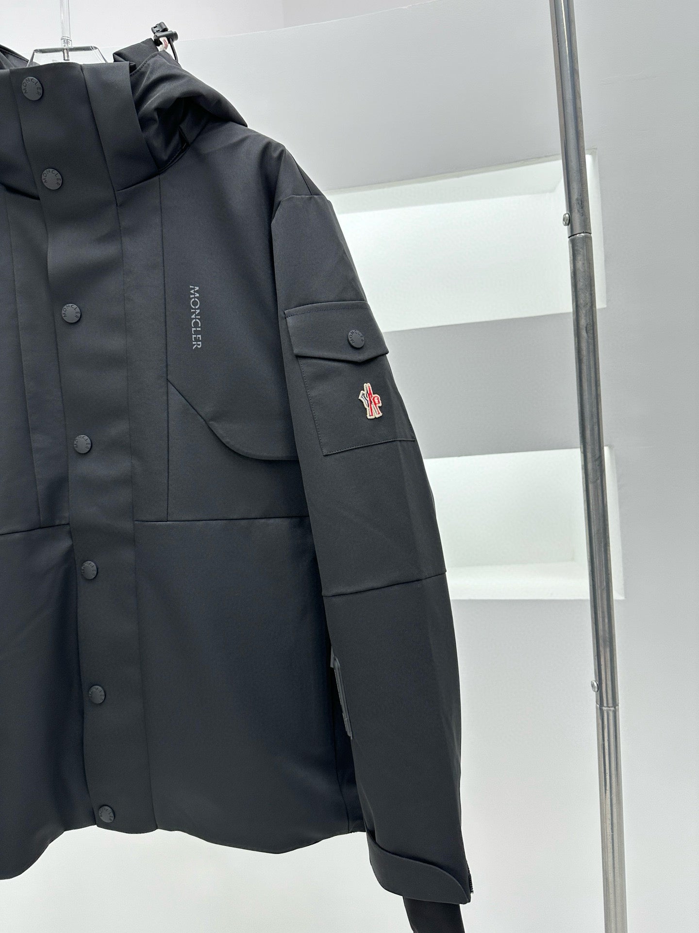 MNC Windbreaker